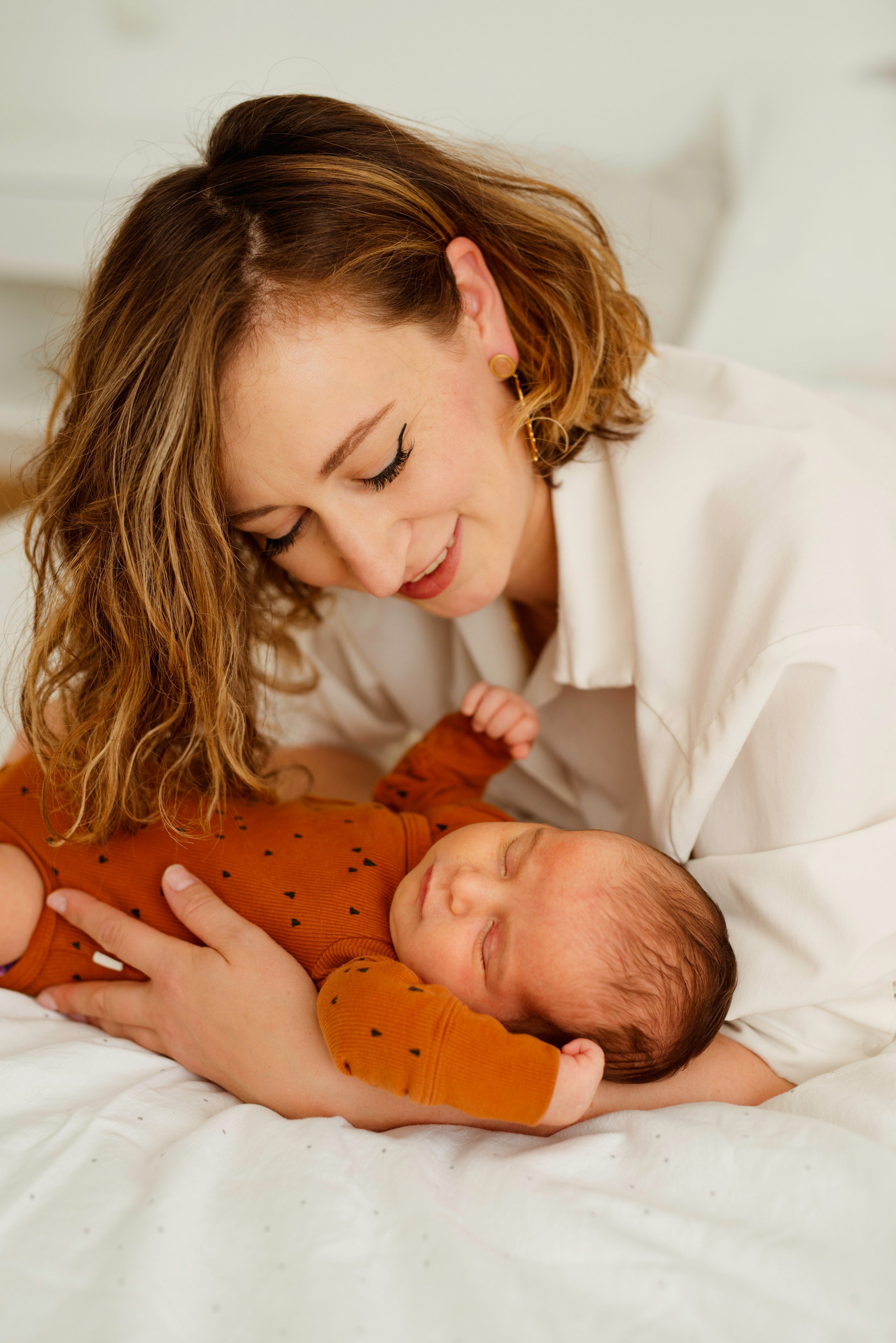 Magi’s Newborn home visit. Michalina Dzianach Wedding Photographer Iceland