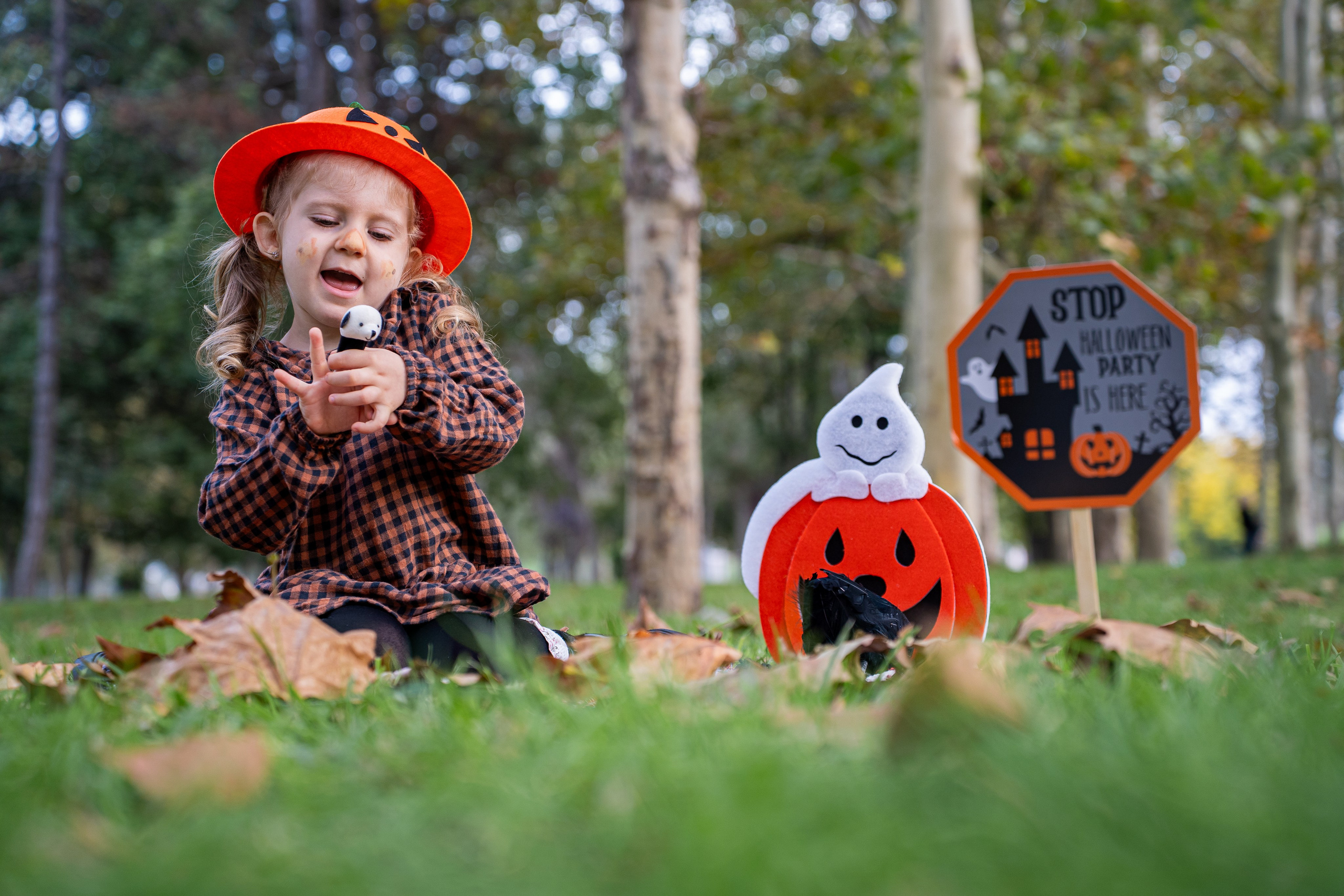 Anelise & Eleni Haloween Party. Adelinne