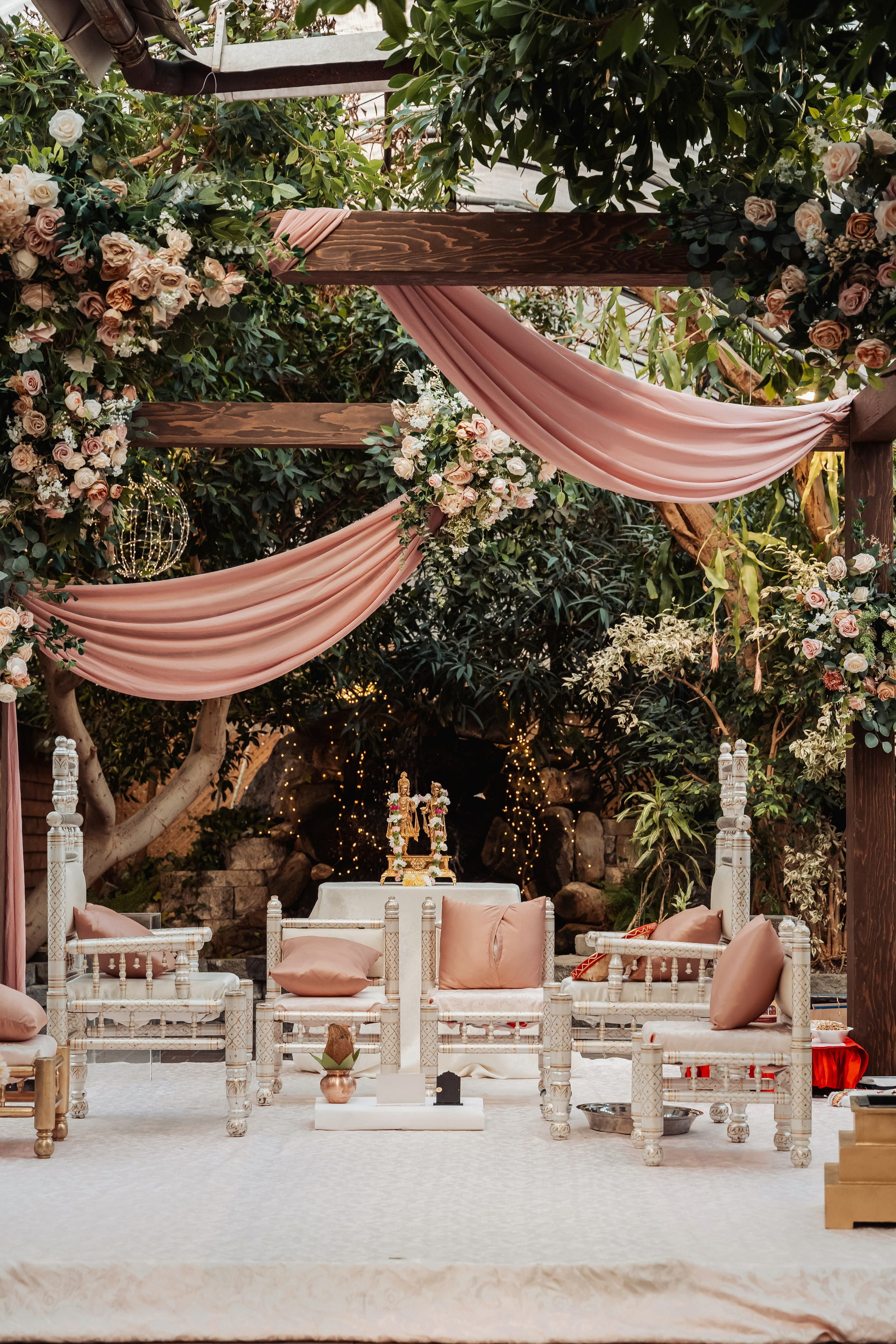 Darshil & Shailja. Wedding Photographer & Cinematographer studios