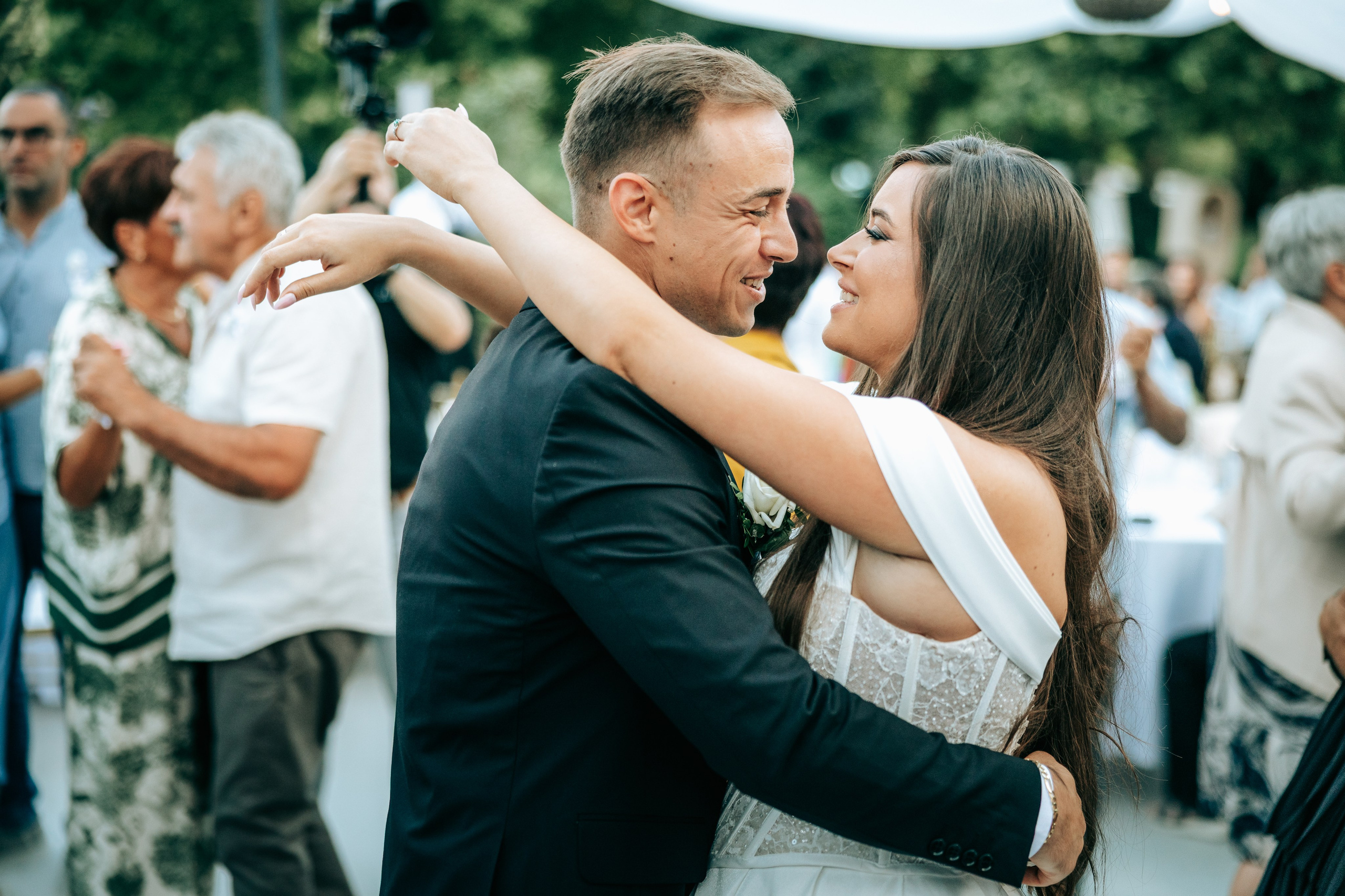 Venčanje Teodore i Dušana u Čeneju. Profesionalni fotograf za venčanja – Milan Luković