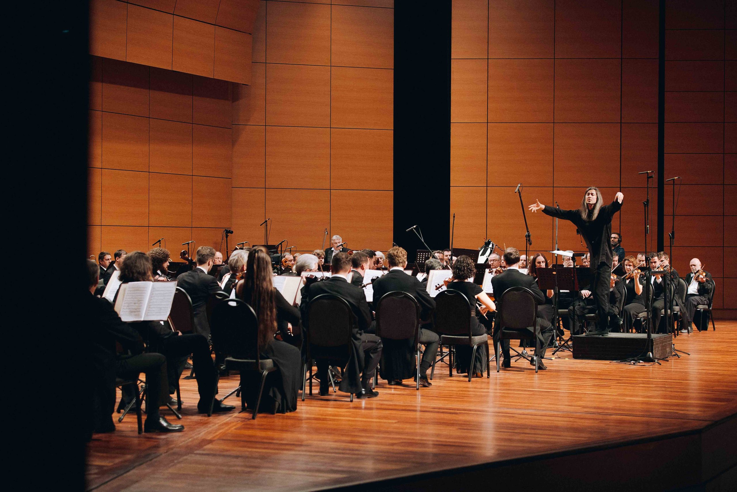 The Tchaikovsky Academic Grand Symphony Orchestra in Istanbul. Wedding&Event photographer Ismail Rzayev in Baku