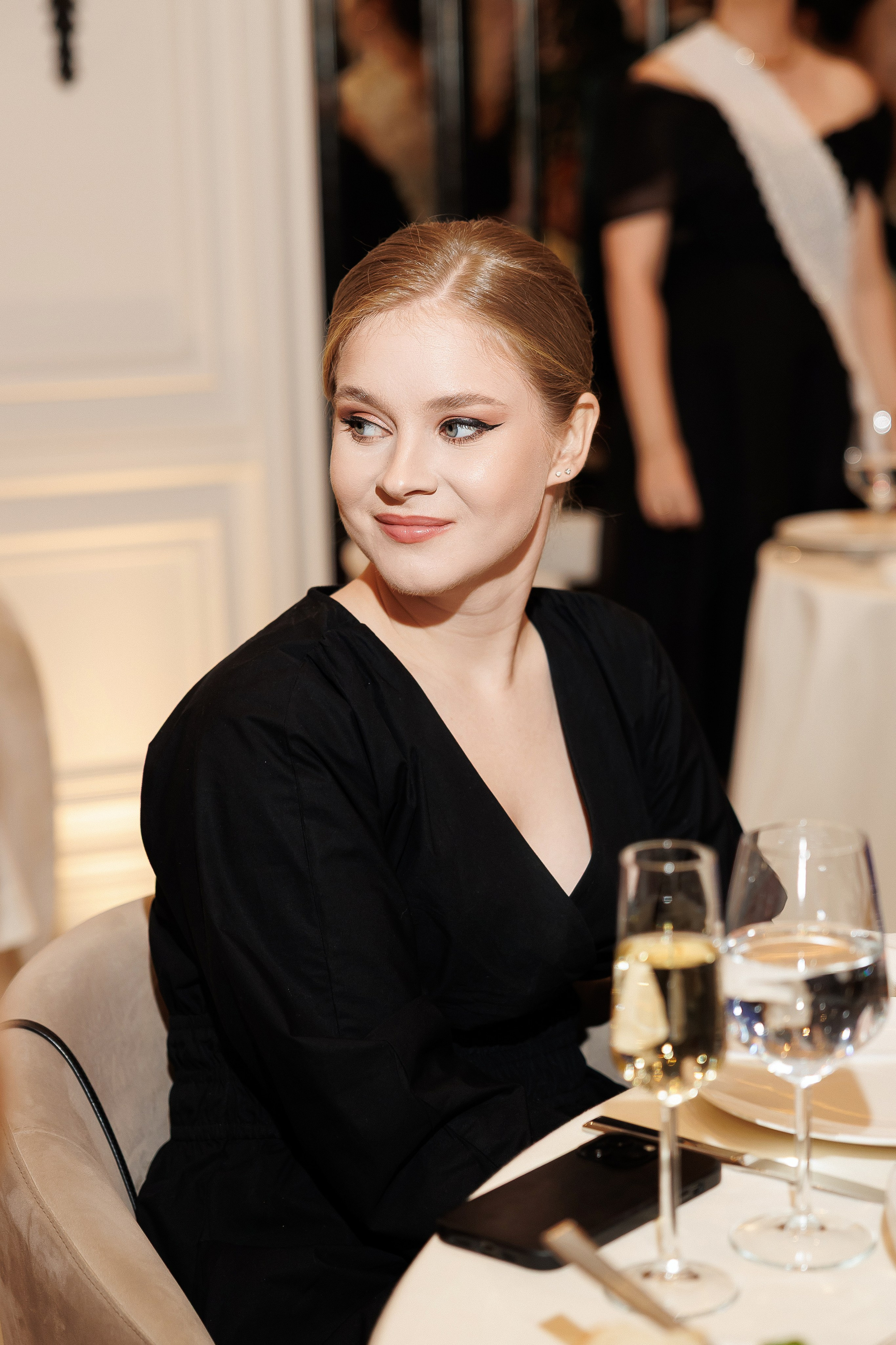 Serghei & Erica — Queen Residence. Servicii Foto și Video 067188353