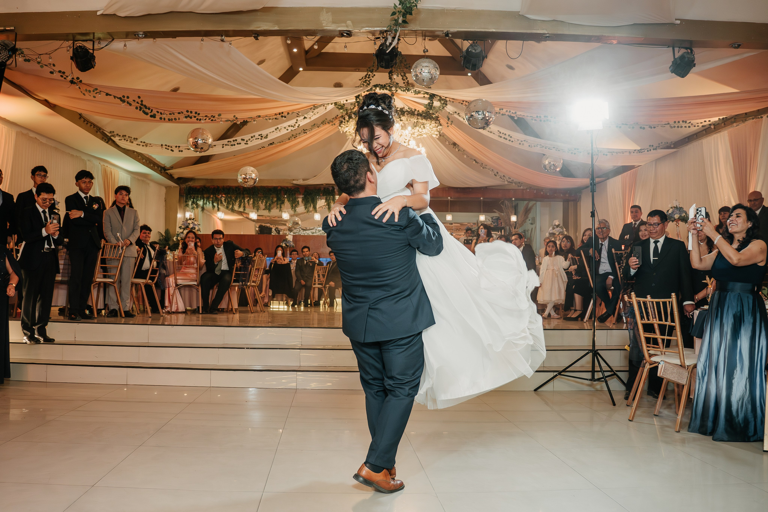 ALEJANDRA + RODRIGO BODA RELIGIOSA. Studio KVTA | Fotografía y Video de Bodas en Arequipa