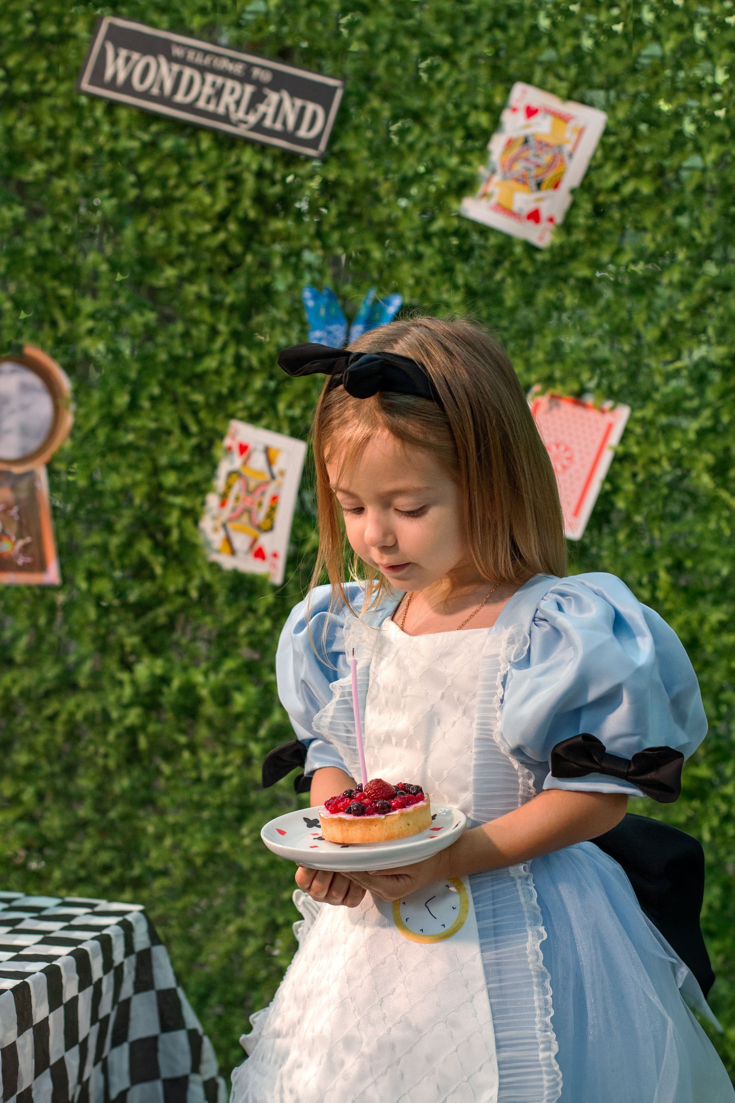 Алиса в стране чудес. Детский и семейный фотограф в г. Бельцы