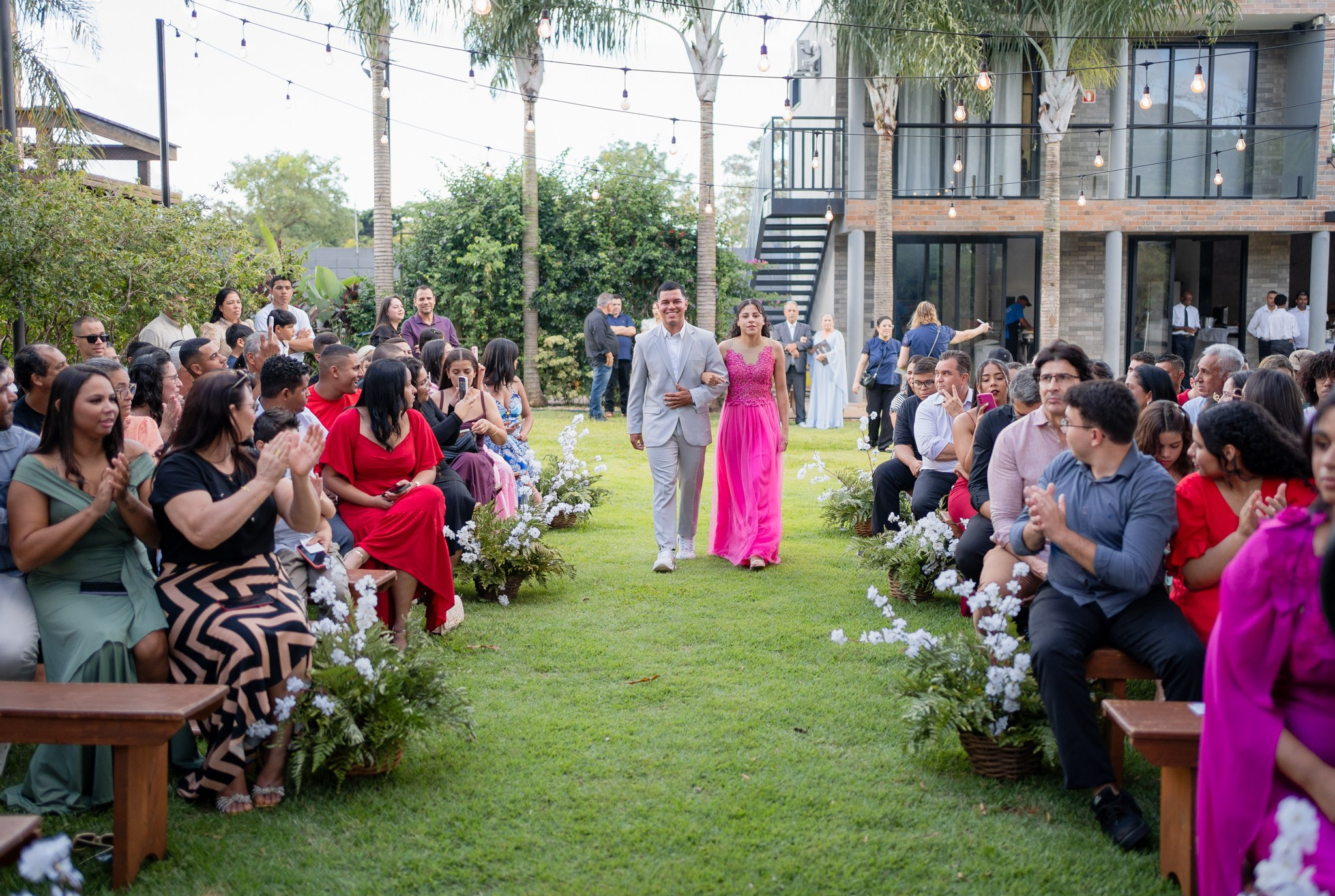 Larissa & Vinicius — Espaço Faveral / Aararaquara. Robson Colaço