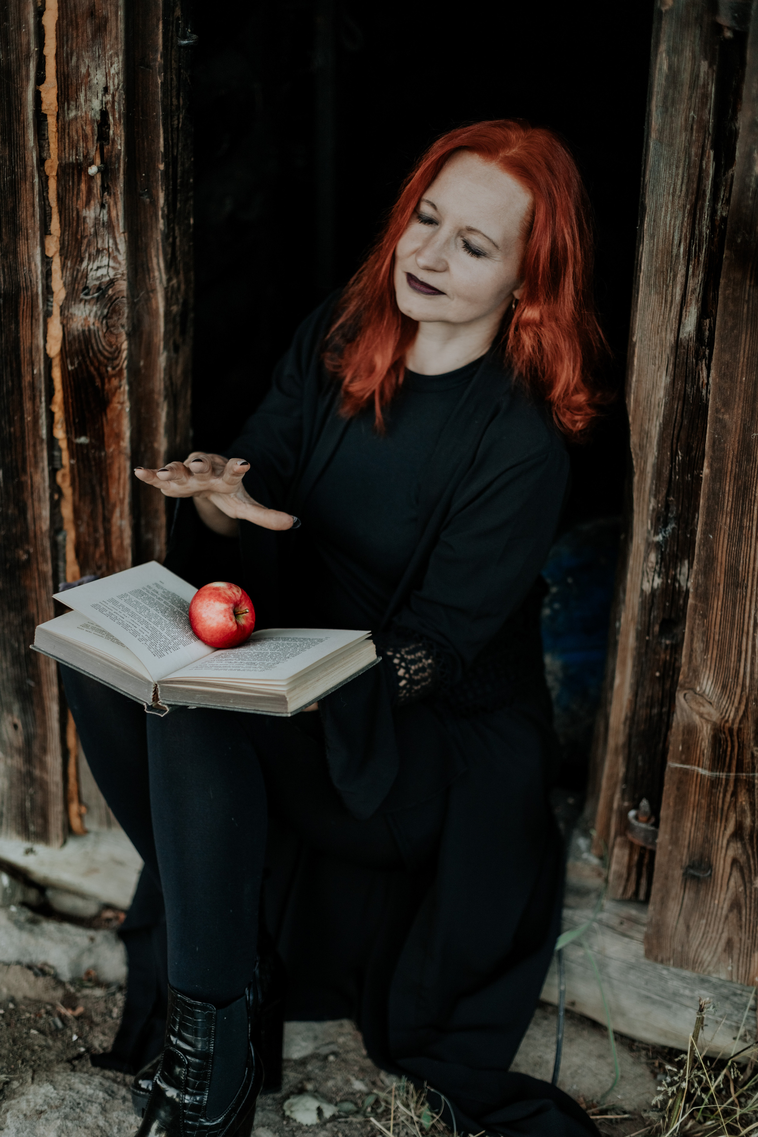 Mazliet burvības. Jūsu fotogrāfs - Iveta Marčenoka