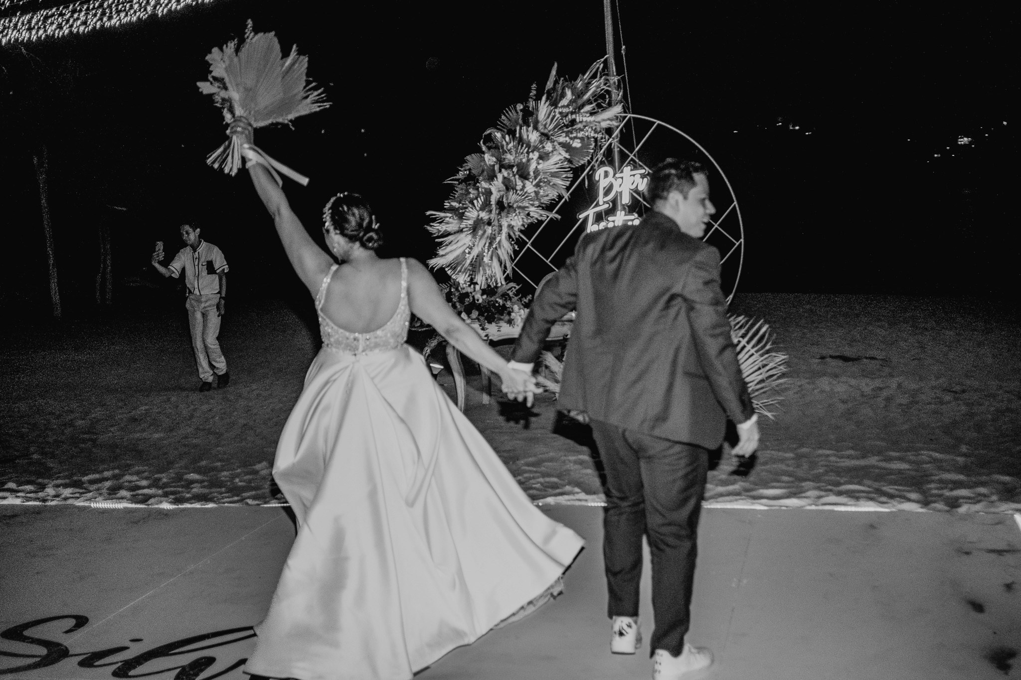 Silvia & Julio / Huatulco. Wedding and family photographer in Mexico City