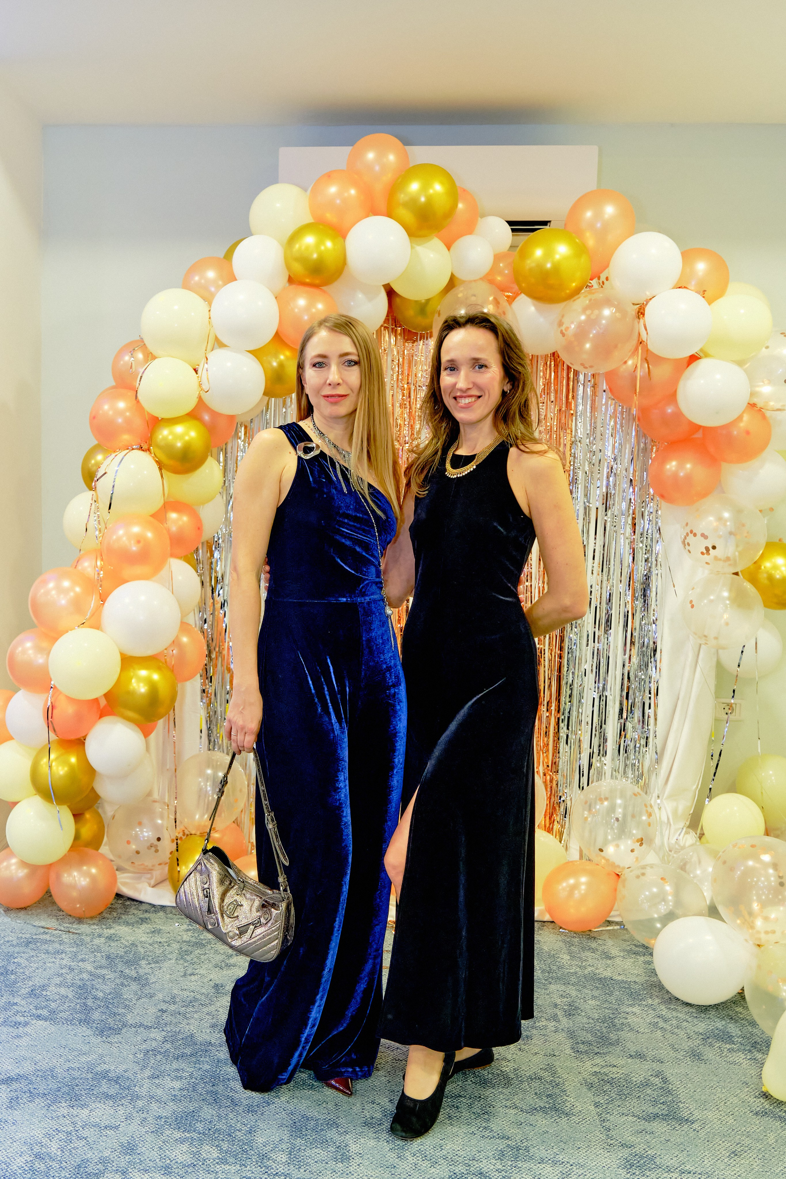 Фоторепортаж з благодійного Новорічного балу у Чорногорії. Портретний фотограф Альона Новгородцева