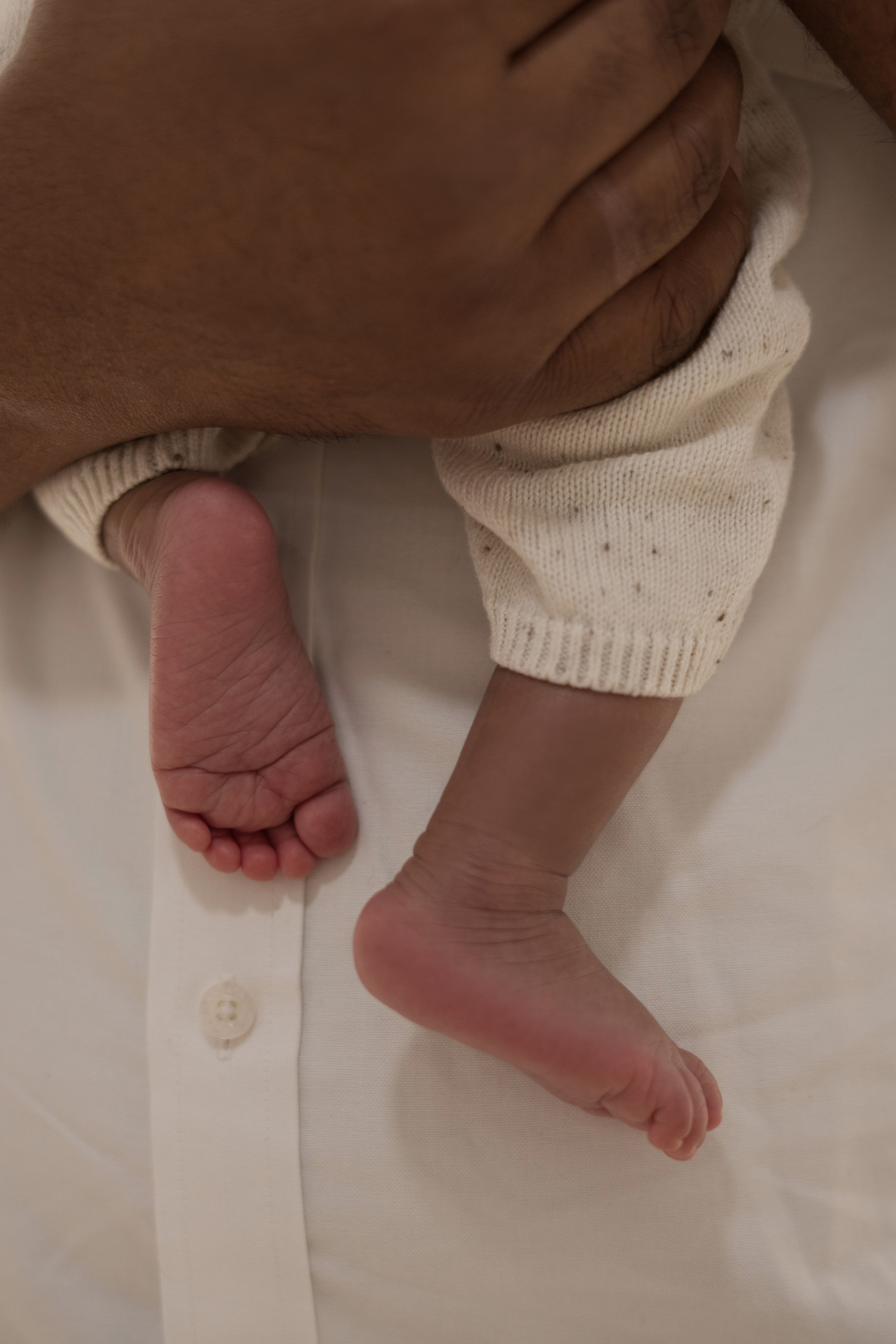 First moments of love. Angela Iakovleva — Family Photographer in Dubai