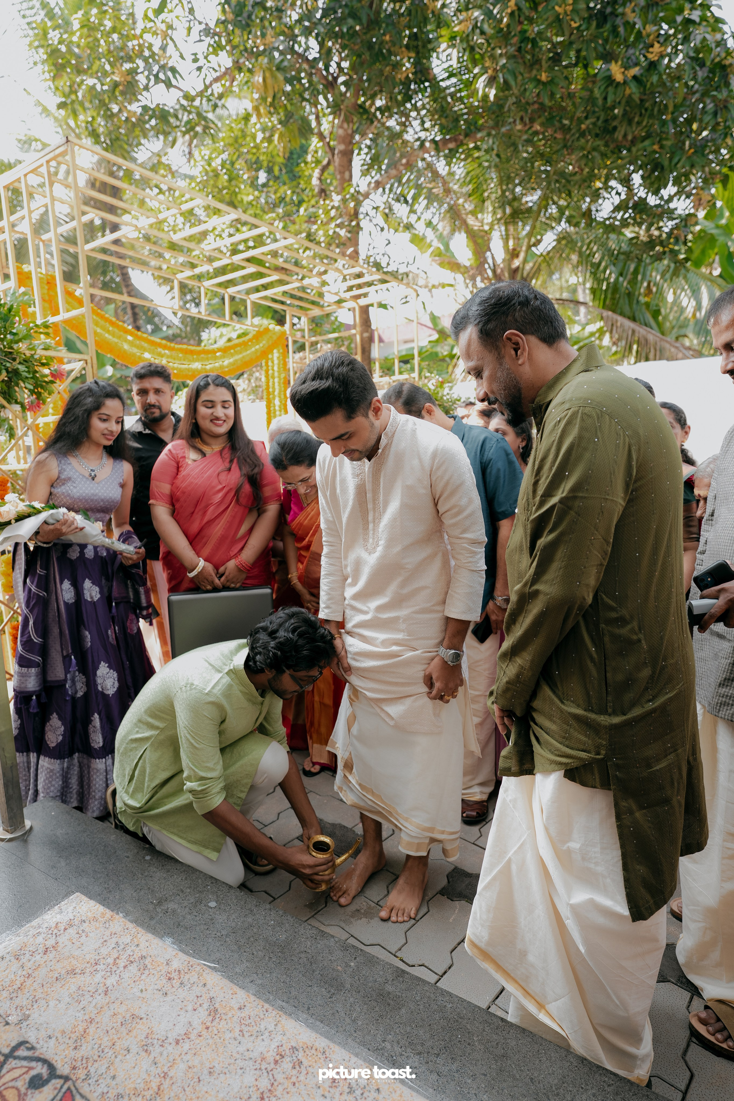 Traditional Kerala Hindu Wedding. Fine art Wedding Photographers in India & Canada