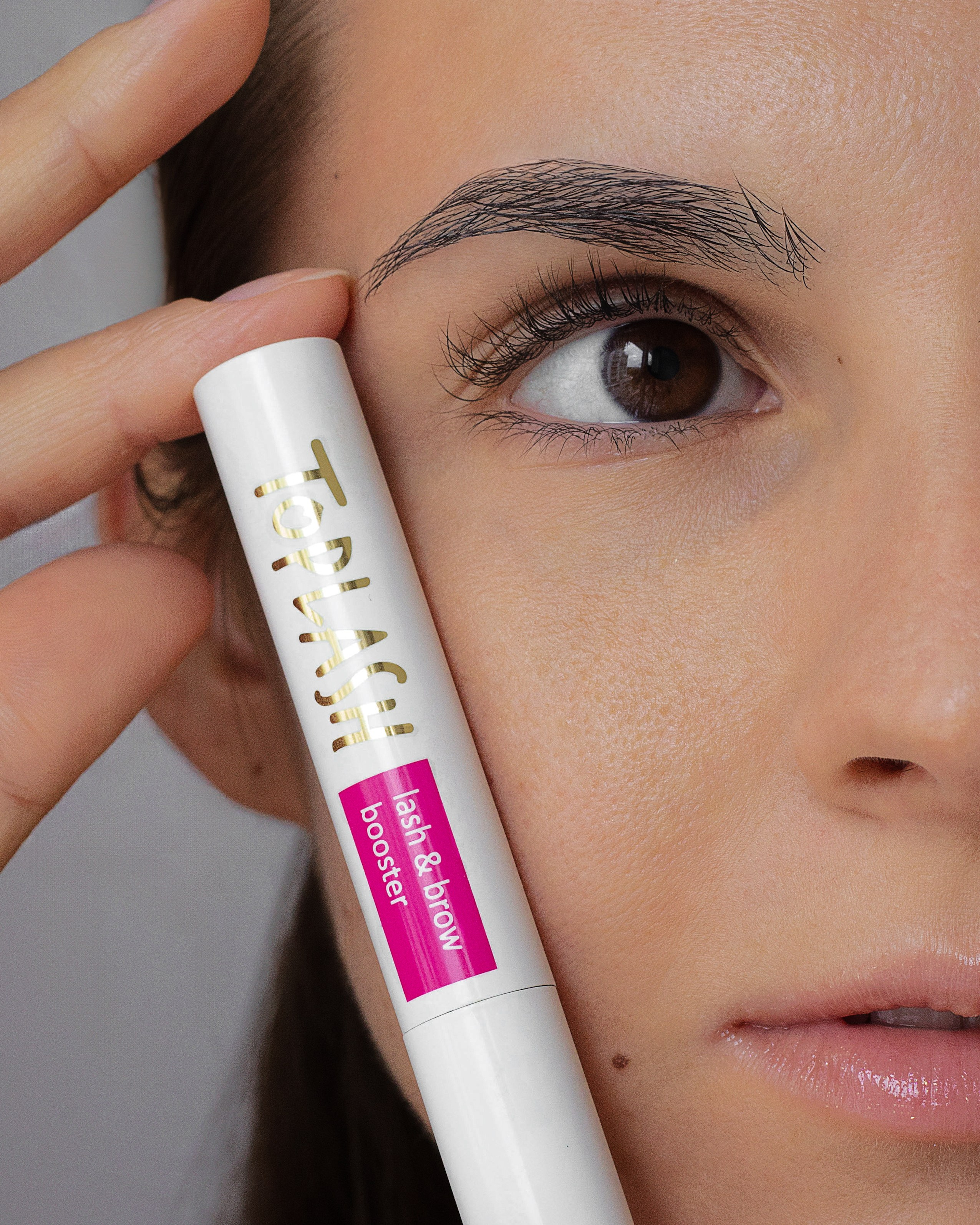 Lash booster. UGC creator