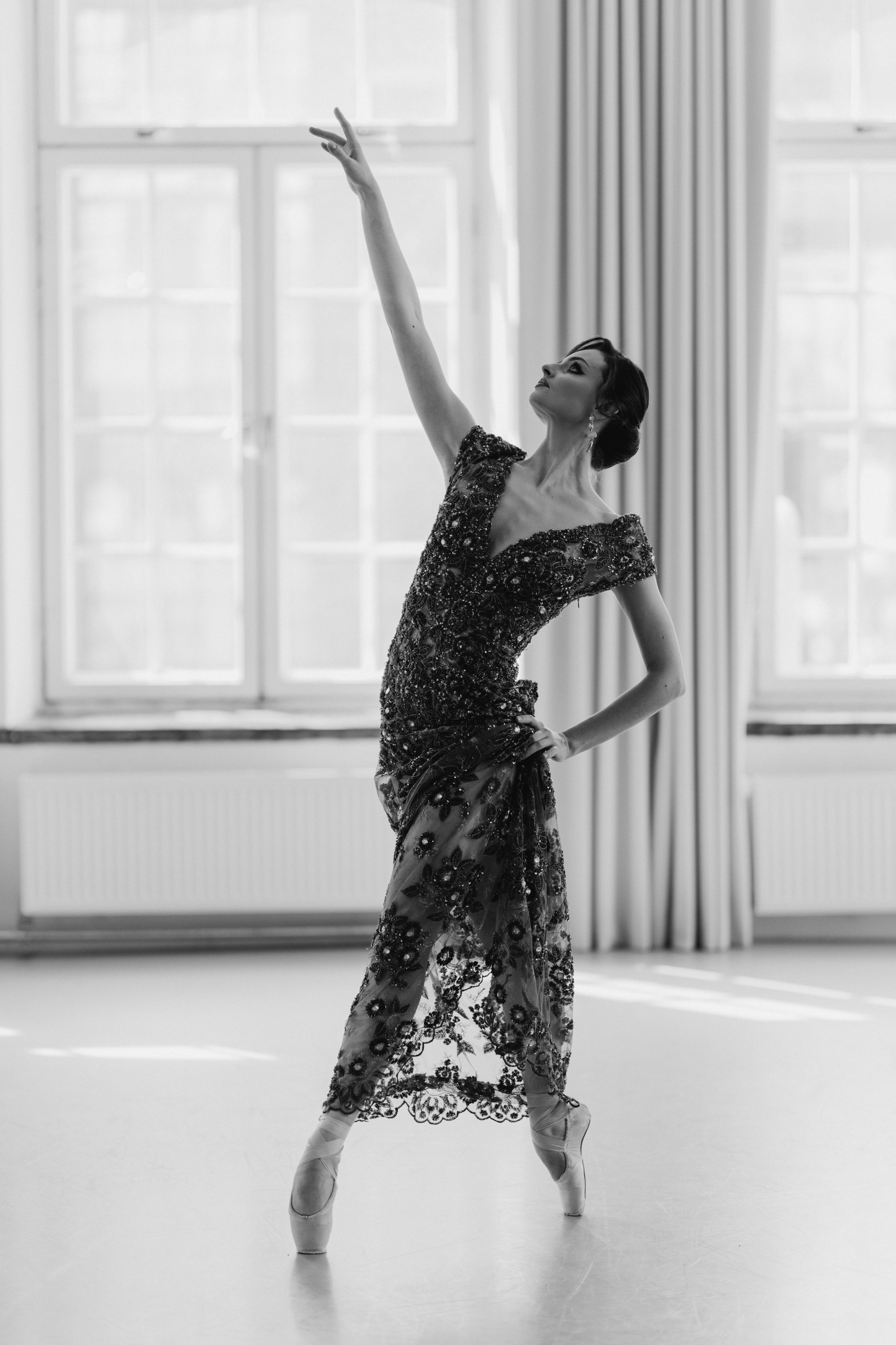 Riikka Couture, Riikka Ikäheimo, Violetta Keller, Portrait, Dancer. Wedding and potrait photographer in Helsinki Vickan O