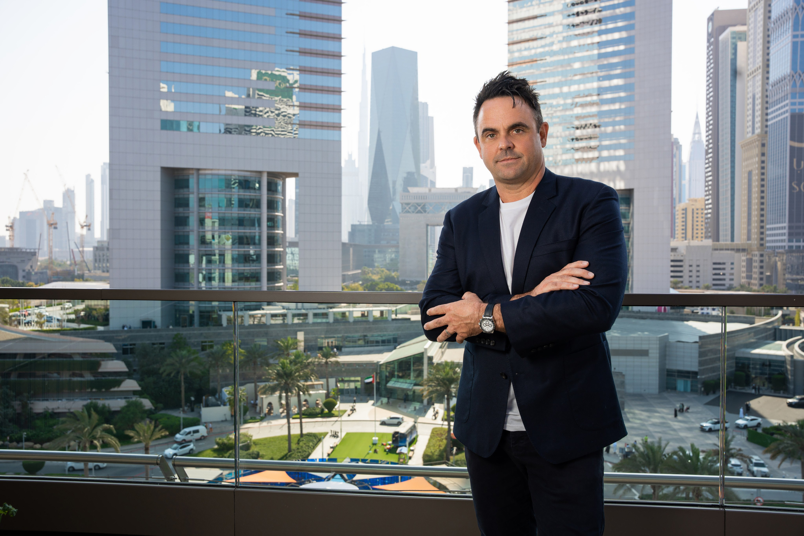 BUSINESS PORTRAIT. Photo and video production. Editing & retouching services. Training