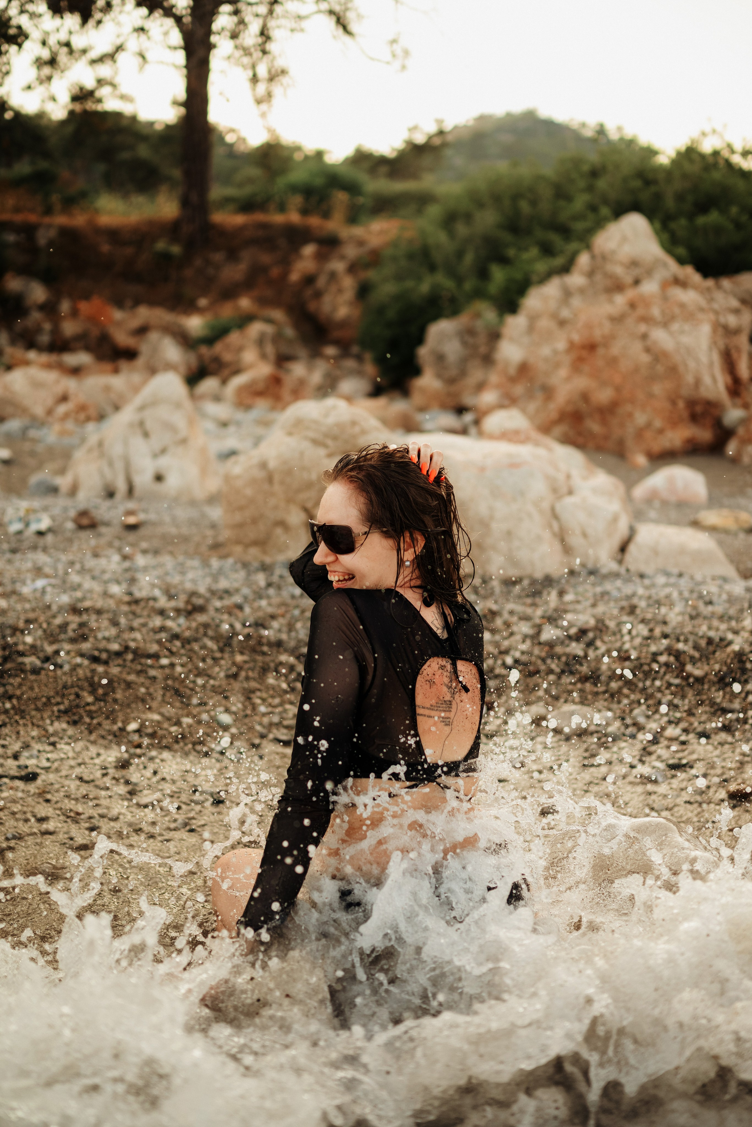 Фотосессия на диком пляже Бельдиби. Фотограф в Анталии, Кемере, Турции