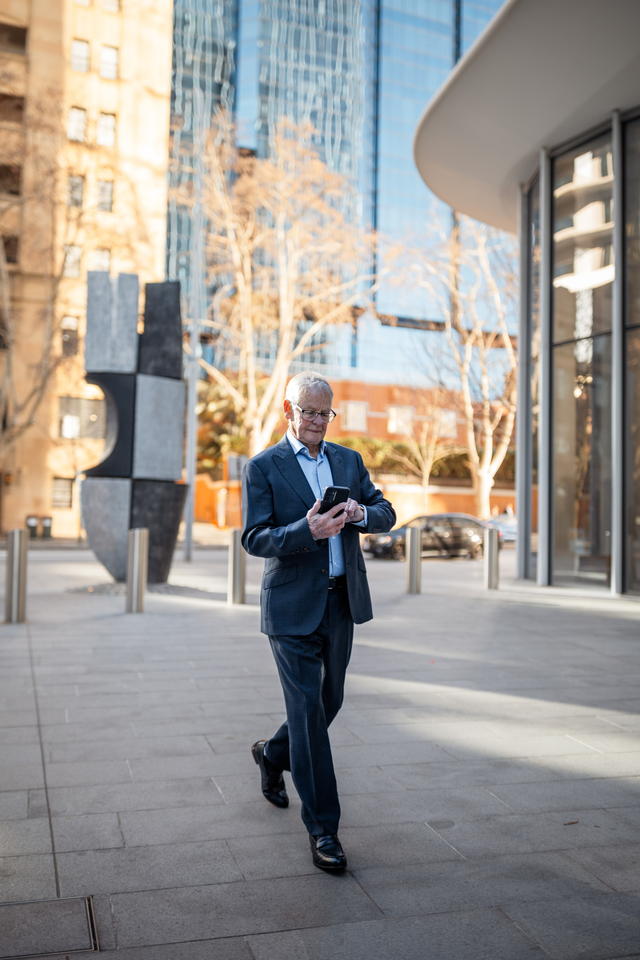 Ron Cole, Financial broker