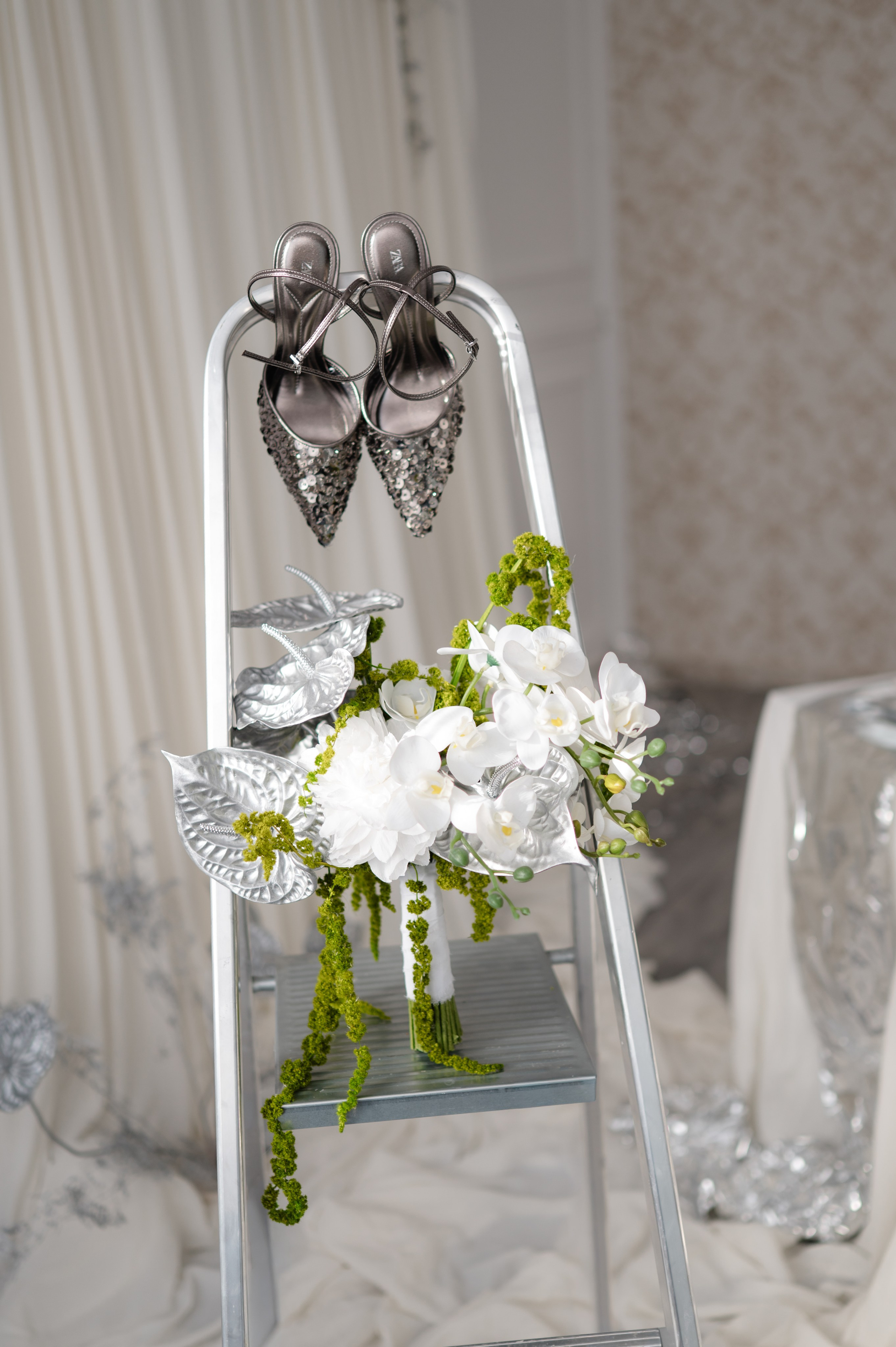 Bride with a concept silver Chrome. Alexandra Hanu Photographer