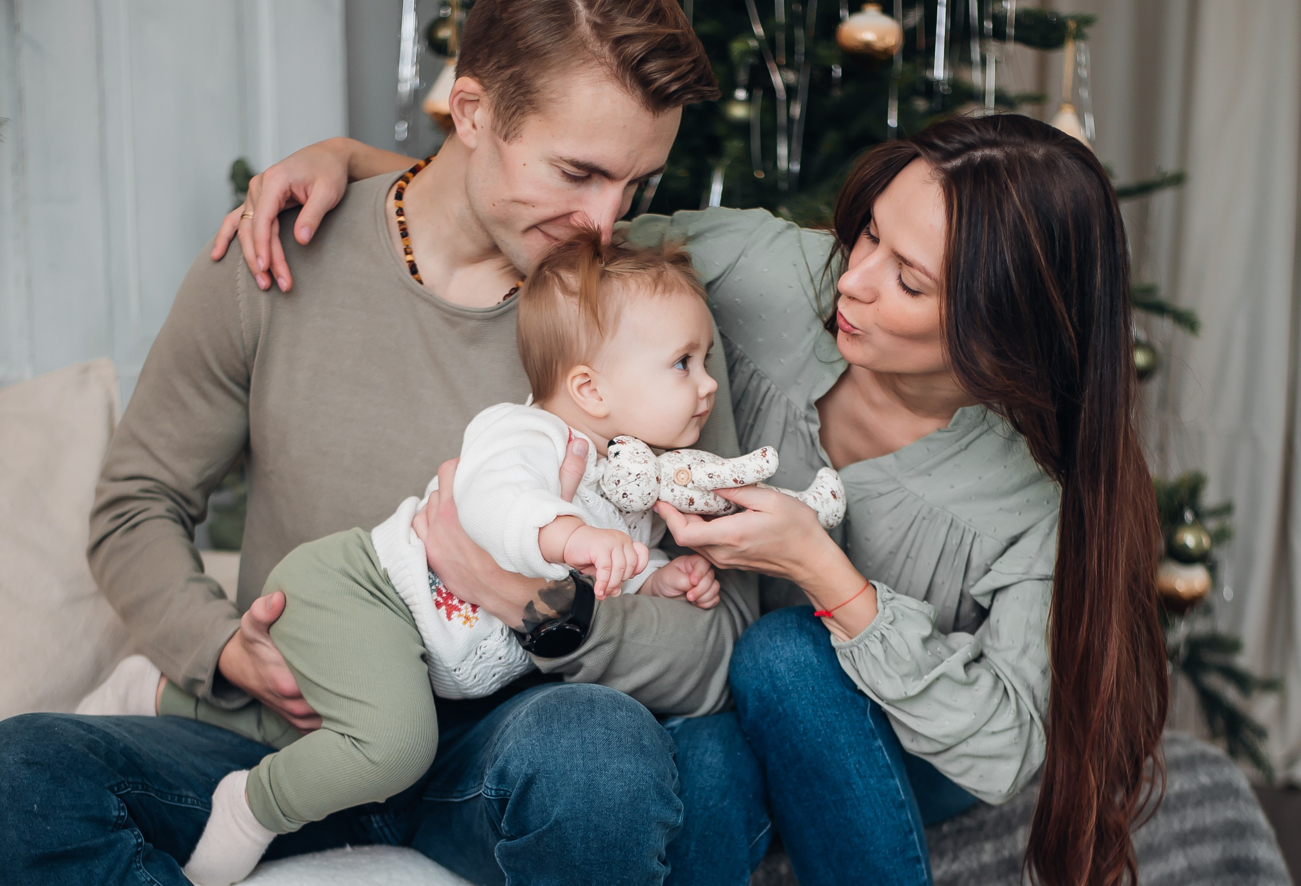 Fotosesijos studijoje. Aukse Stravi fotografė