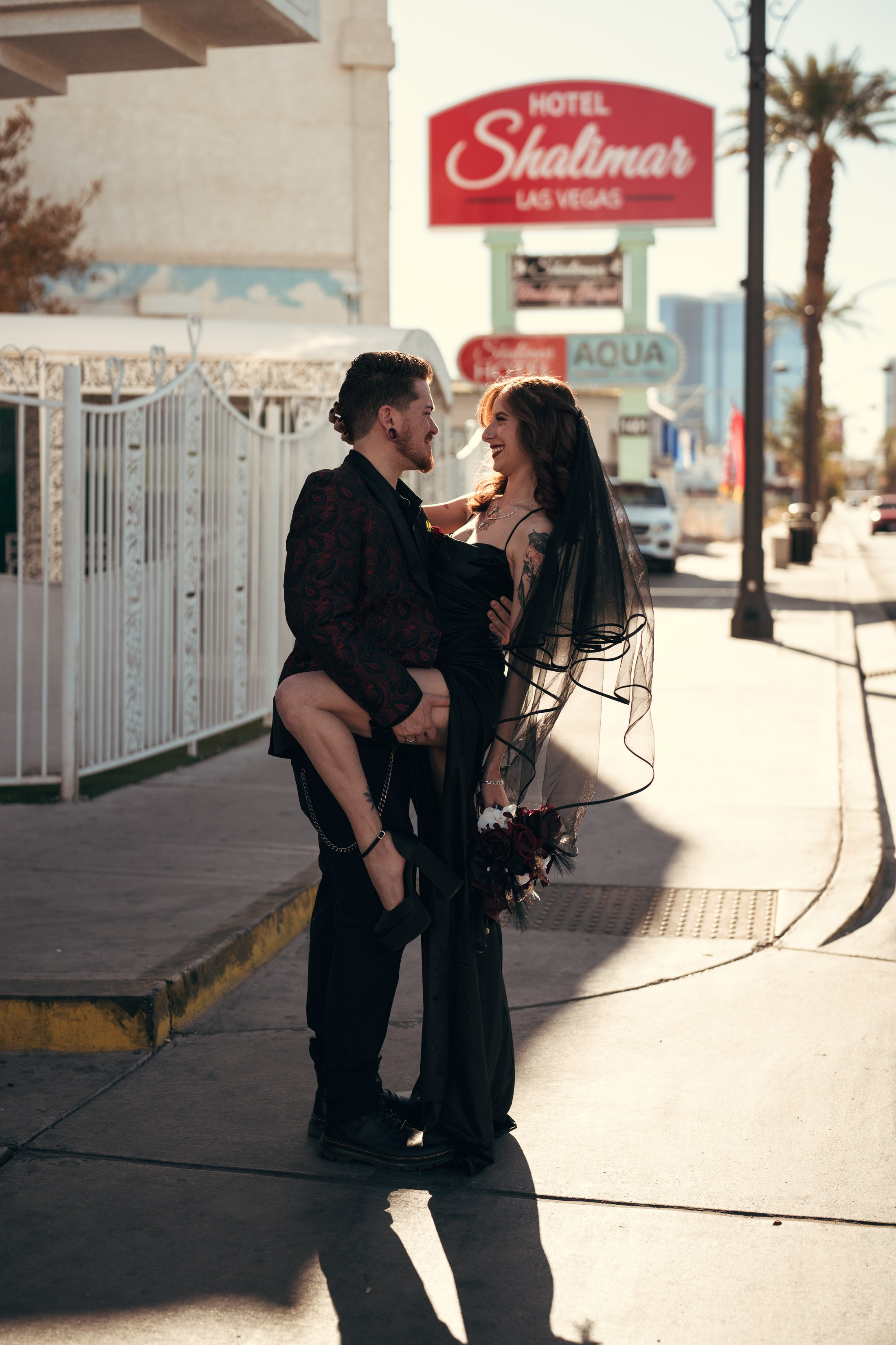 Jordan&Jarret. Wedding & elopement photographer Viktoriya Kravtsov. Las Vegas