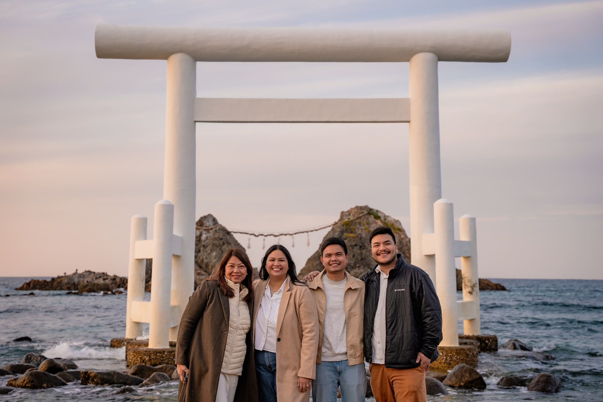 Sunset Proposal Photography at Sakurai Futamigaura, Itoshima | Fukuoka Photographer. Portrait Photographer in Fukuoka, Japan | Alina Nazarova