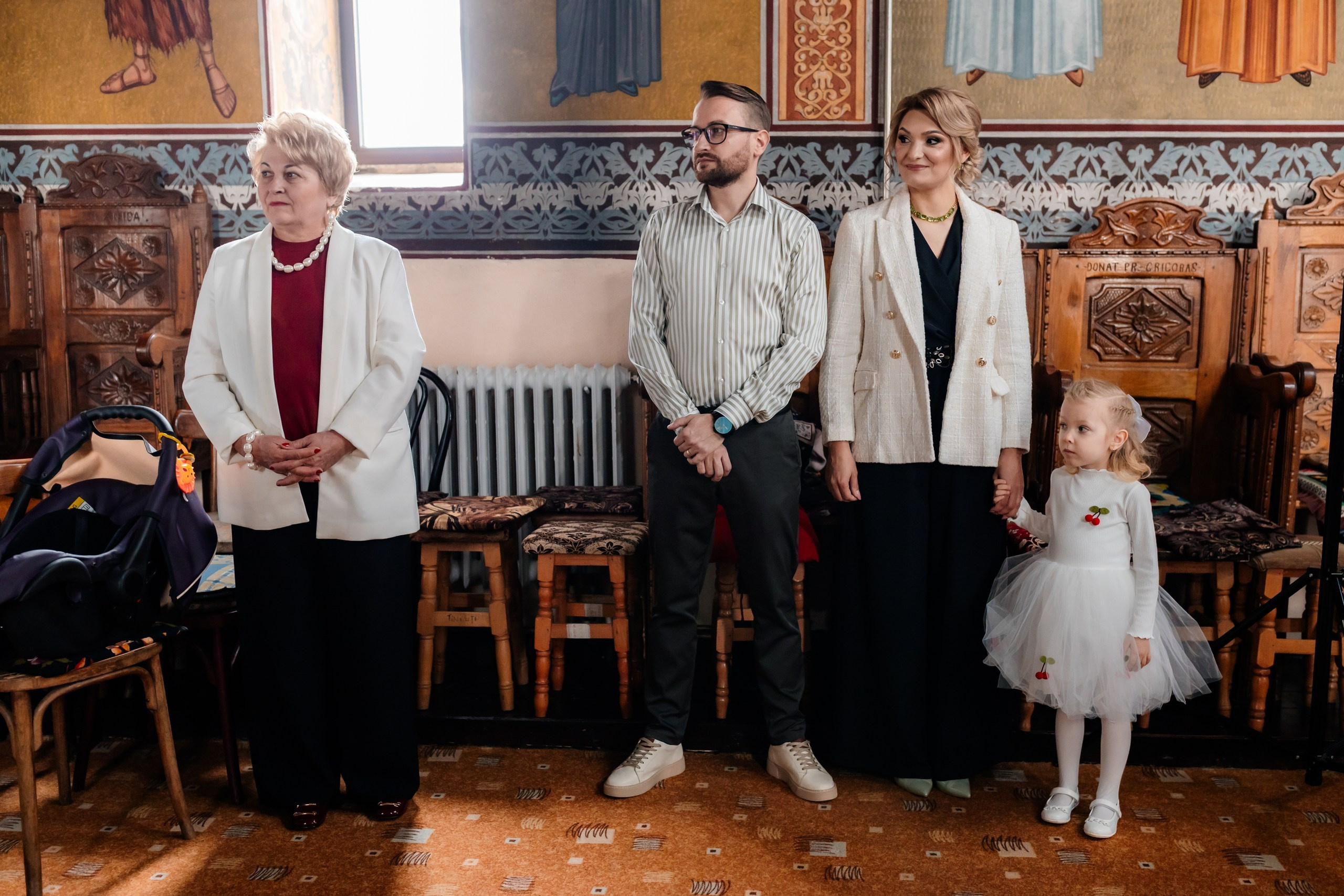 fotograf botez , fotografie botez Botoșani, fotograf Alin Chirilă, amintiri botez, fotografii botez, botez Miruna Parascheva, fotograf copii, fotografie botez în Botoșani-alt="botez , fotografie botez Alin Chirilă, amintiri botez, fotografii emoționante botez Botoșani"-- fotografii-botez-bebelus- amintiri-botez-micuț- moment-sfânt-crestinare- fotografie-emotionanta-botez- detalii-botez-bebelusi- parinti-fericiti-la-botez- fotograf-botez-profesionist- botez-in-biserica-ortodoxa- micuț-botezat-cu-emoție- zâmbete-și-lacrimi-la-botez- bebeluș-la-cristelniță- decor-botez-colorat- botez-cu-dragoste-și-credință- emotie-pura-la-botez- fotograf-botez-botosani- botez-iasi-suceava-fotograf- amintiri-nepretuite-botez-- Preotul ținându-l pe micuțul Mathias Gabriel la botez, în biserica Înălțarea Domnului, Copălău  - Detalii de la botezul lui Mathias – lumânare, trusou și icoană  - Familia lui Mathias Gabriel alături de micuț, în ziua botezului  - Portret emoționant cu mama și bebelușul în brațe, în biserică,fotograf profesionist evenimente Botoșani, Iași, Suceava, Fălticeni, Bacău, Pașcani, Roman - AlinoFotoStudio by Alin Chirilă - servicii foto nuntă, botez, cununie, ședințe foto creative, albume personalizate, fotografii emoționante și calitative pentru cele mai importante momente din viață,fotograf nuntă Botoșani Alin Chirilă,  ședință foto botez Iași - AlinoFotoStudio,  servicii fotograf profesionist evenimente Suceava,  fotograf cununie civilă Fălticeni - Alin Chirilă,  album foto nuntă personalizat Bacău.“Bebeluș botezat în biserică, ținut în brațe de nași”	•	“Detaliu cu lumânarea de botez decorată cu flori albe”	•	“Părinți emoționați alături de copilul lor la ceremonia de botez”	•	“Masa festivă de botez cu decor tematic și tort personalizat”	•	“Momentul în care preotul toarnă apă sfințită pe fruntea bebelușului”	“Bebeluș în rochie albă de botez, zâmbind în brațele mamei”	•	“Detaliu cu cruciulița de botez așezată pe o pernă de satin”	•	“Părinți și nași aprinzând lumânările în timpul ceremoniei de botez”	•	“Tort de botez decorat cu figurine tematice și numele copilului”	•	“Copil botezat dormind liniștit în pătuțul decorat festiv”	•	“Momentul în care preotul binecuvântează copilul în fața altarului”	•	“Invitați adunându-se în jurul mesei festive la petrecerea de botez”	•	“Bebeluș ținând în mână o jucărie personalizată primită la botez”	•	“Familie fericită pozând împreună după ceremonia de botez”	•	“Decor tematic cu baloane și flori la locația petrecerii de botez” fotograf Botoșani fotograf evenimente fotograf botez Alin Chirila fotograf alinofotostudio.fotograf botez Amelis Maria, fotografie botez Botoșani, fotograf Alin Chirilă, amintiri botez, fotografii botez, botez Amelis Maria, fotograf copii, fotografie botez în Botoșani,