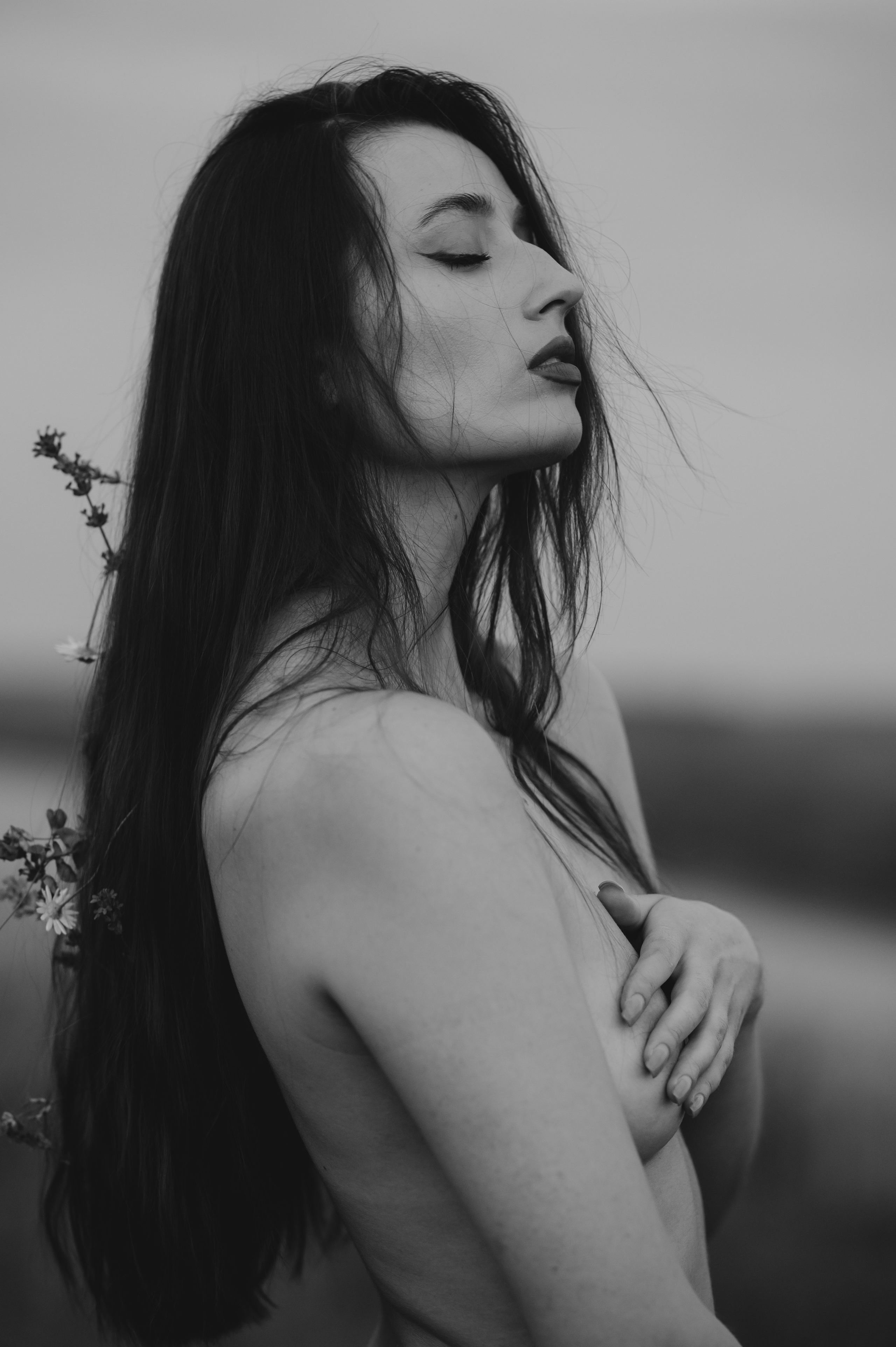 Sedinta foto in lanul de lavanda. Proud Vision Weddings | Wedding Photography & Film — Servicii profesionale Foto Video Nunta Iasi