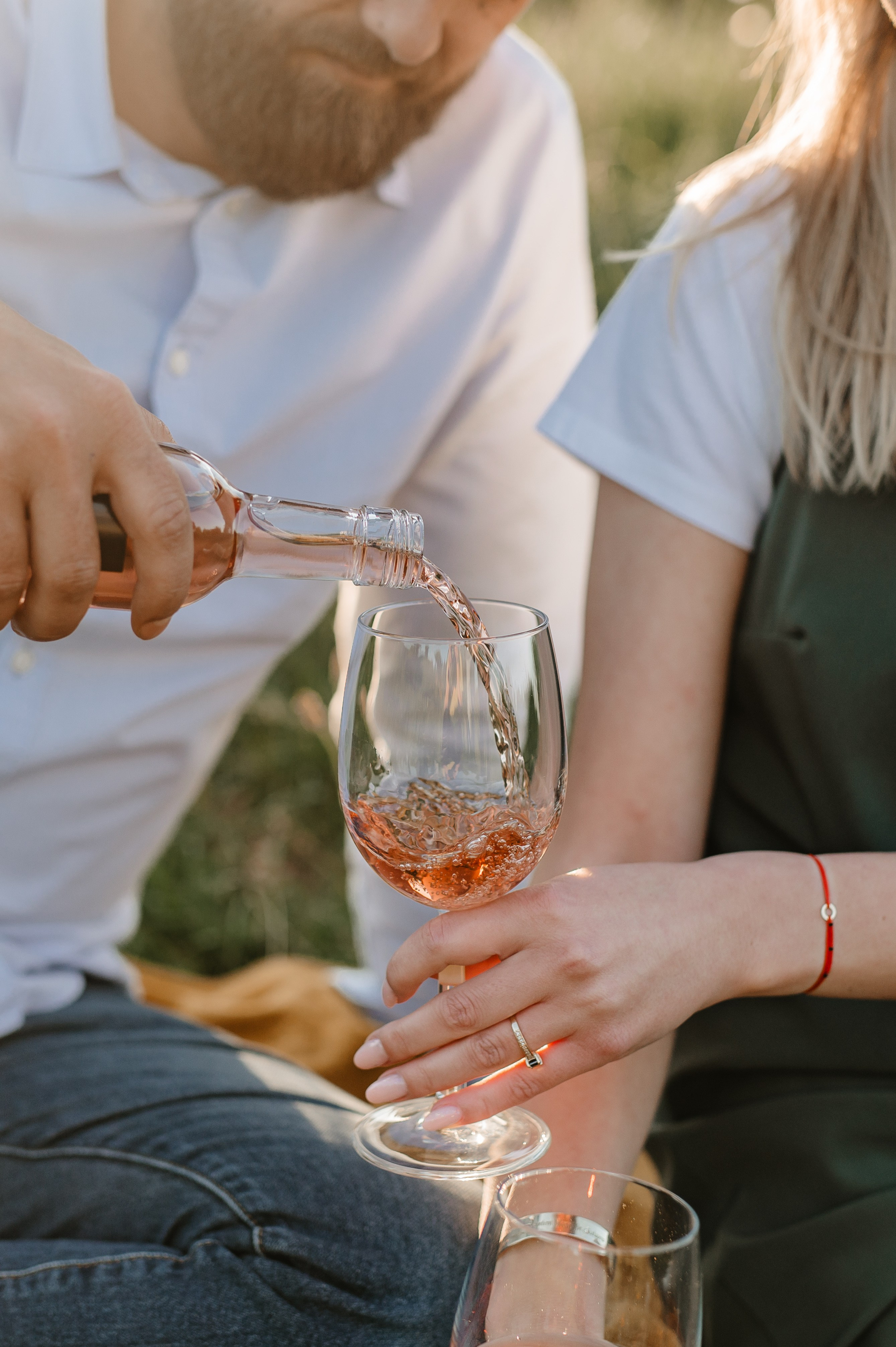 Save the date , sedinta foto la picnic, sedinta foto in natura. Proud Vision Weddings | Wedding Photography & Film — Servicii profesionale Foto Video Nunta Iasi