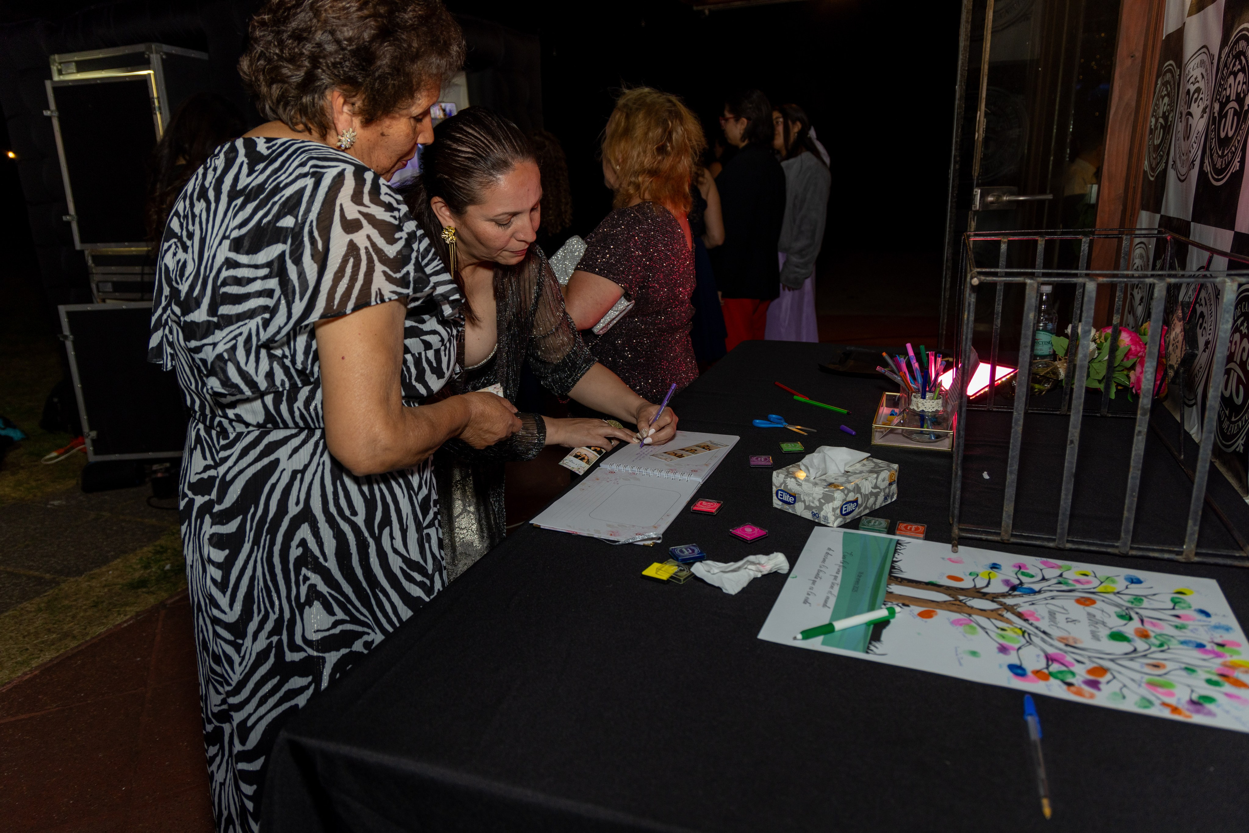 Katherin y Daniel. Dinka & Emilio - El arte de preservar lo que no se repite