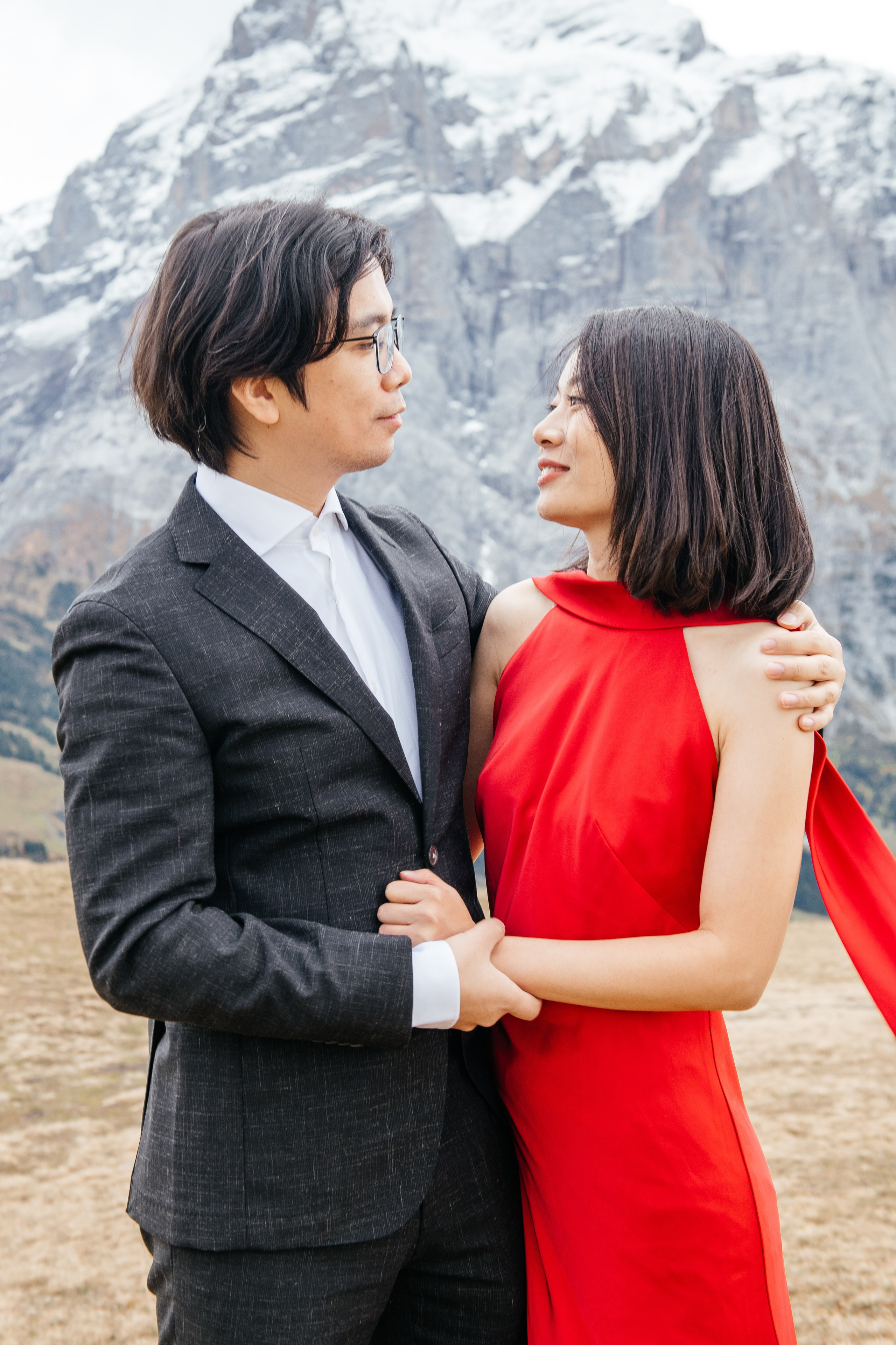 Kaiwen & Xiaoming Grindelwald, Switzerland. I am Elena Altendorfer. Wedding photographer in Zurich and Switzerland