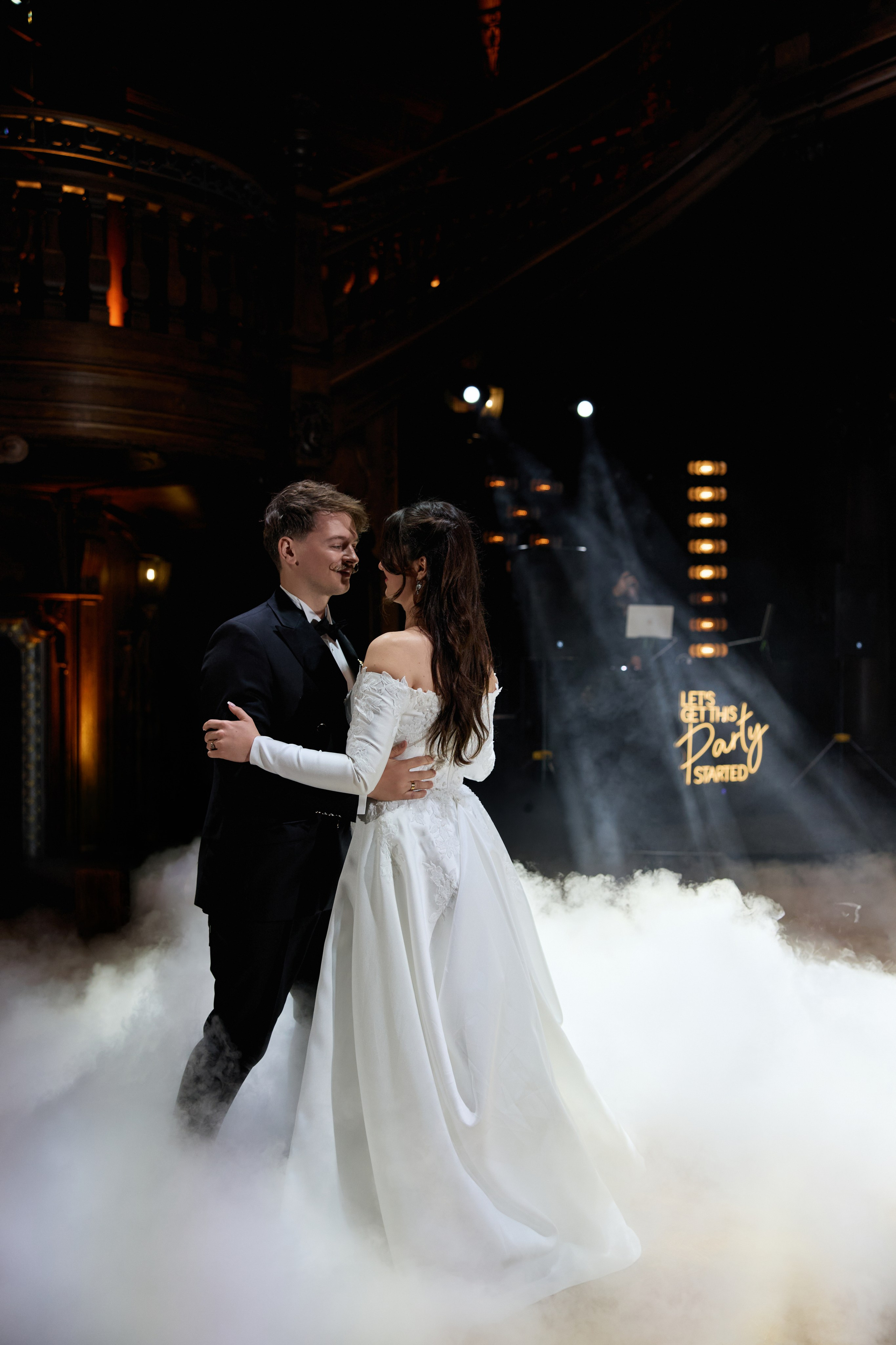 Wiktoria & Kacper. Pałac Goetz. Fotograf ślubny i rodzinny w Krakowie Yana Klymova
