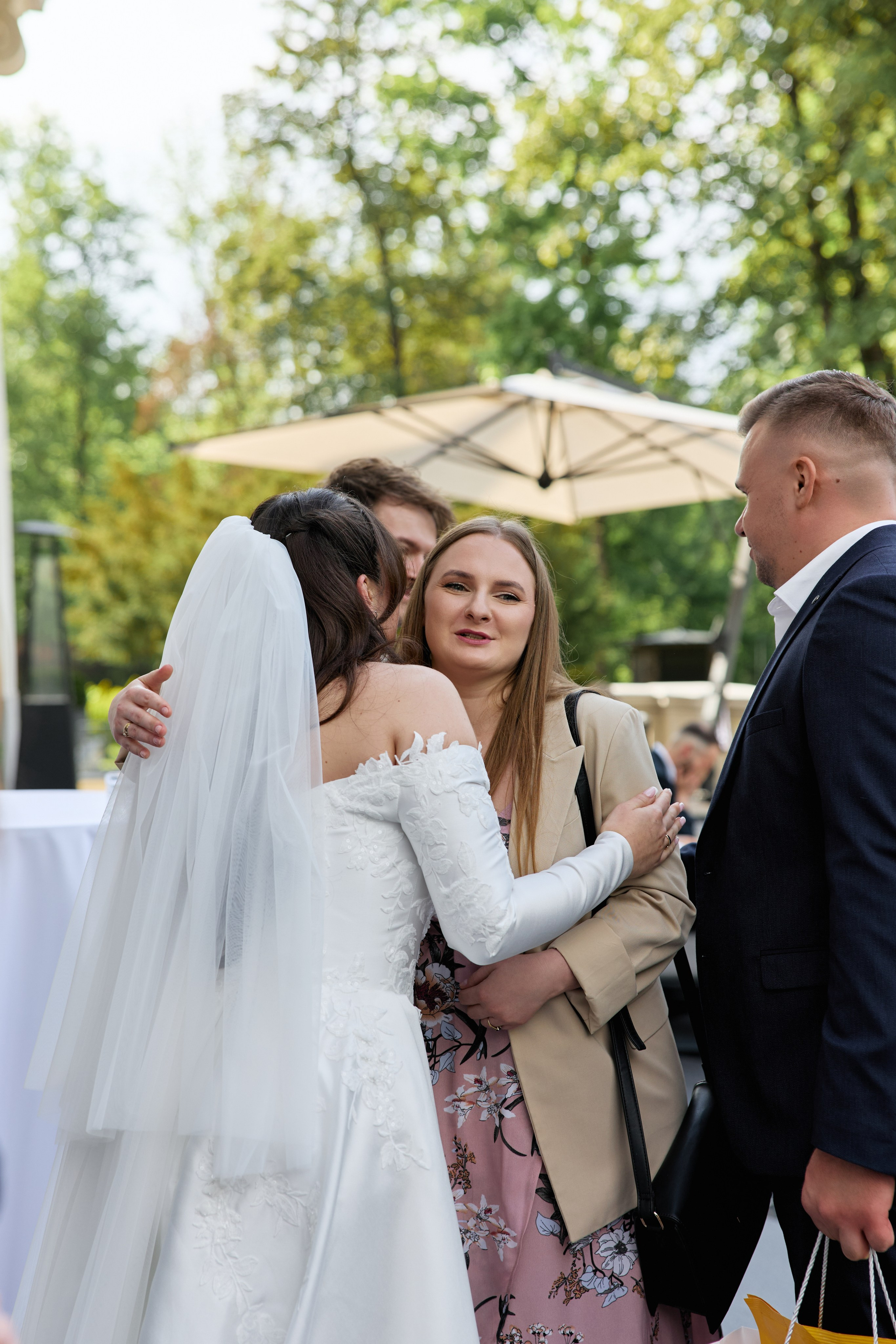 Wiktoria & Kacper. Pałac Goetz. Fotograf ślubny i rodzinny w Krakowie Yana Klymova