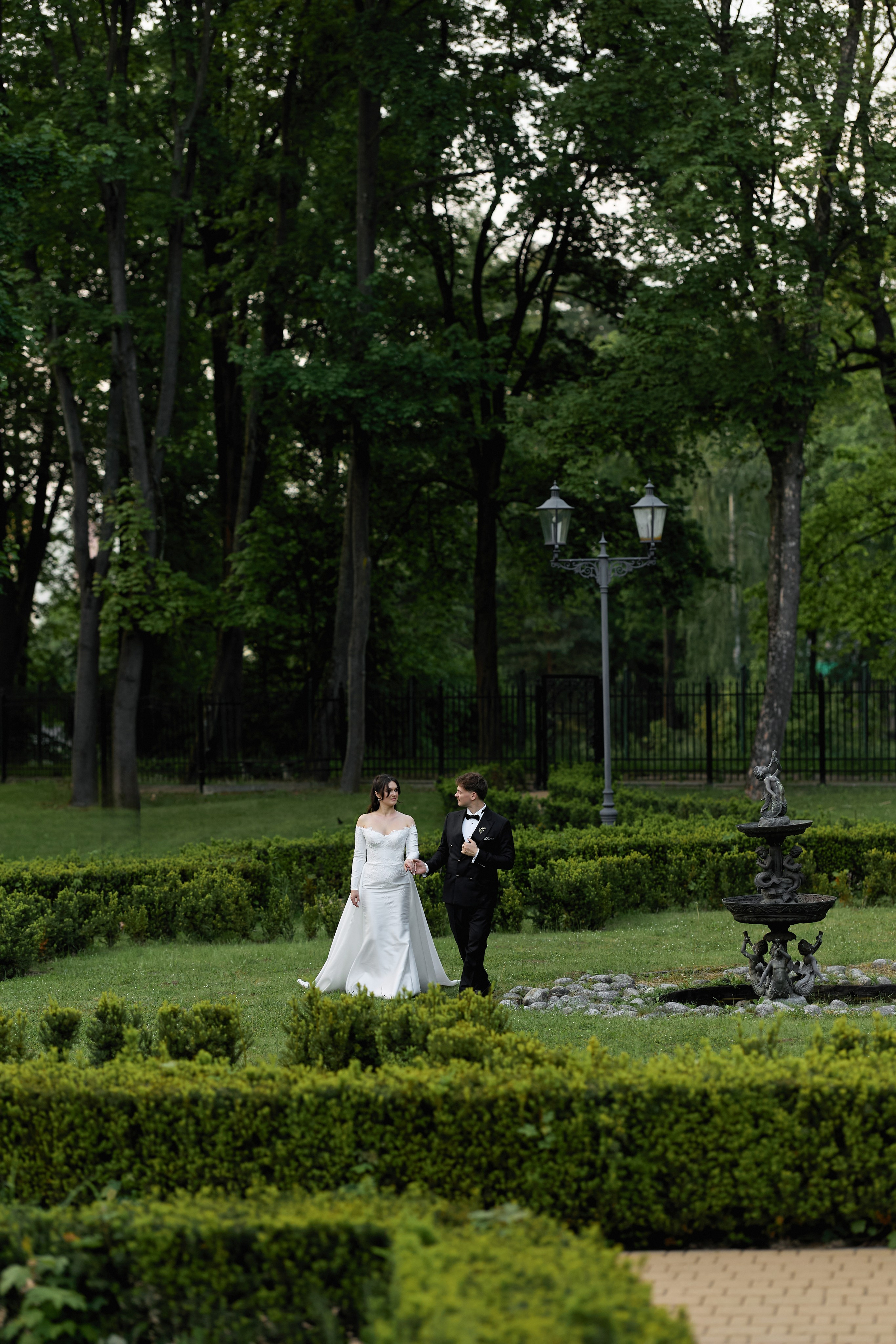 Wiktoria & Kacper. Pałac Goetz. Fotograf ślubny i rodzinny w Krakowie Yana Klymova