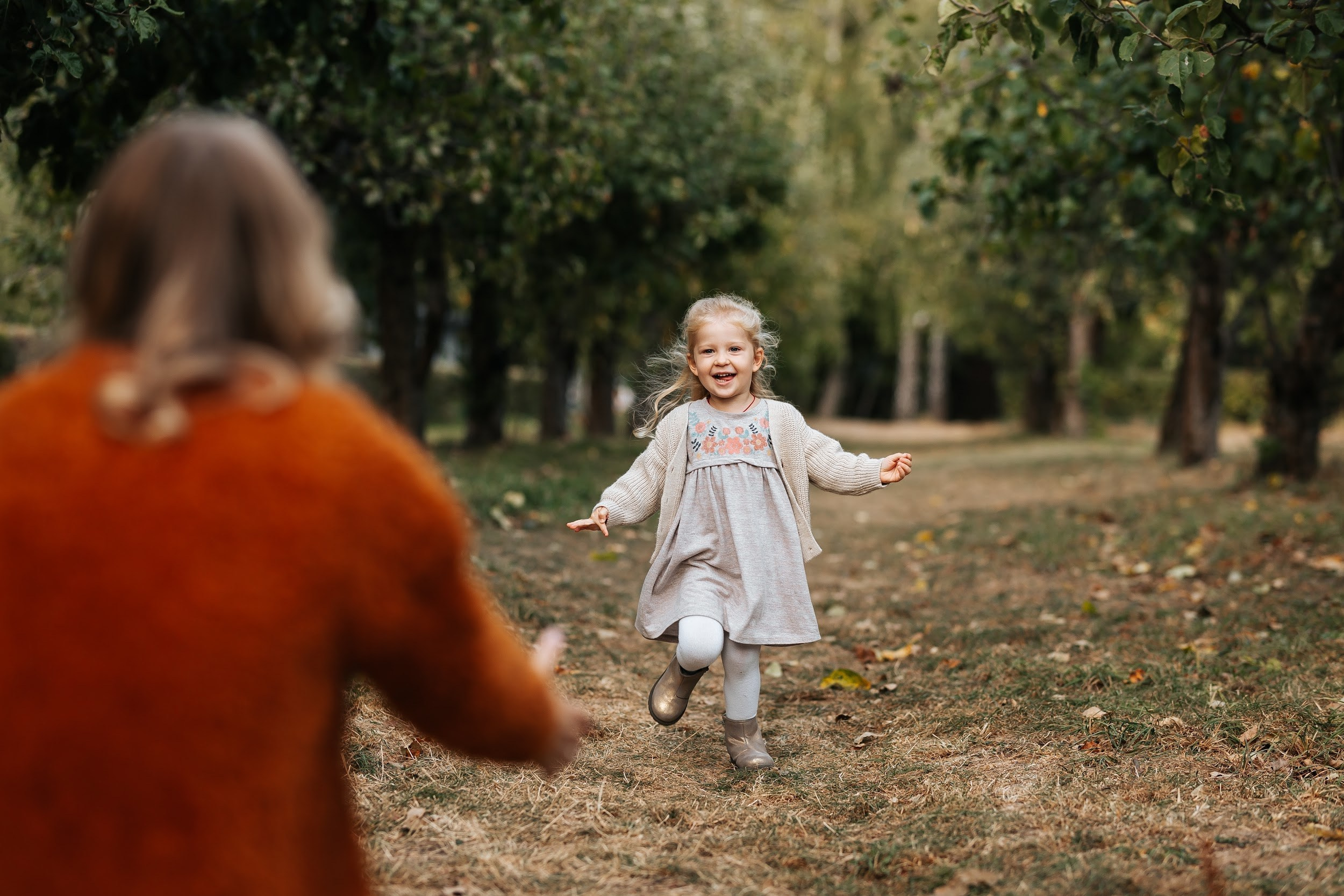 Apple orchard. Fotograf ślubny i rodzinny w Krakowie Yana Klymova