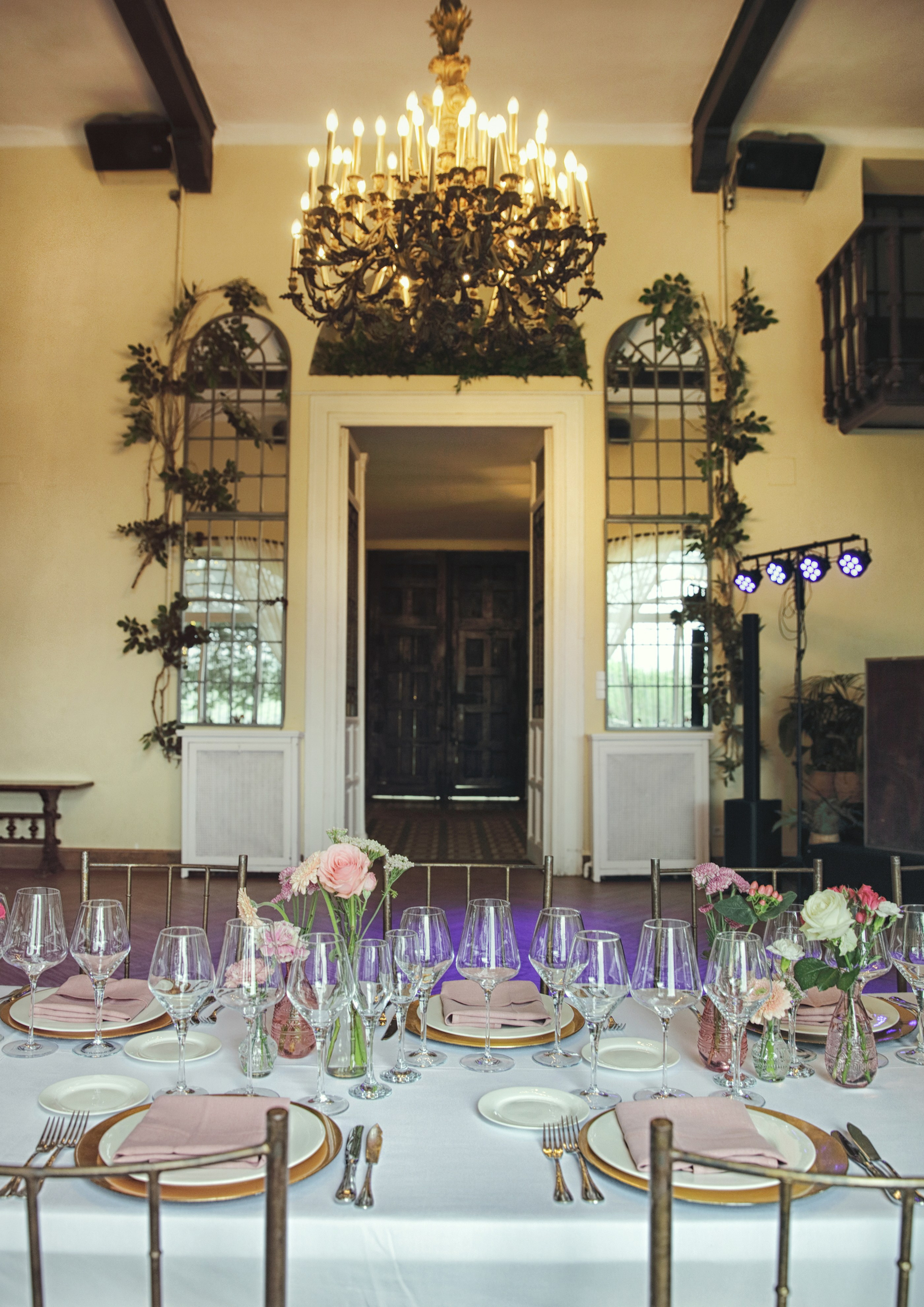 Madrid. Finca El Gasco. Luxury wedding, portrait, family photographer over Europe