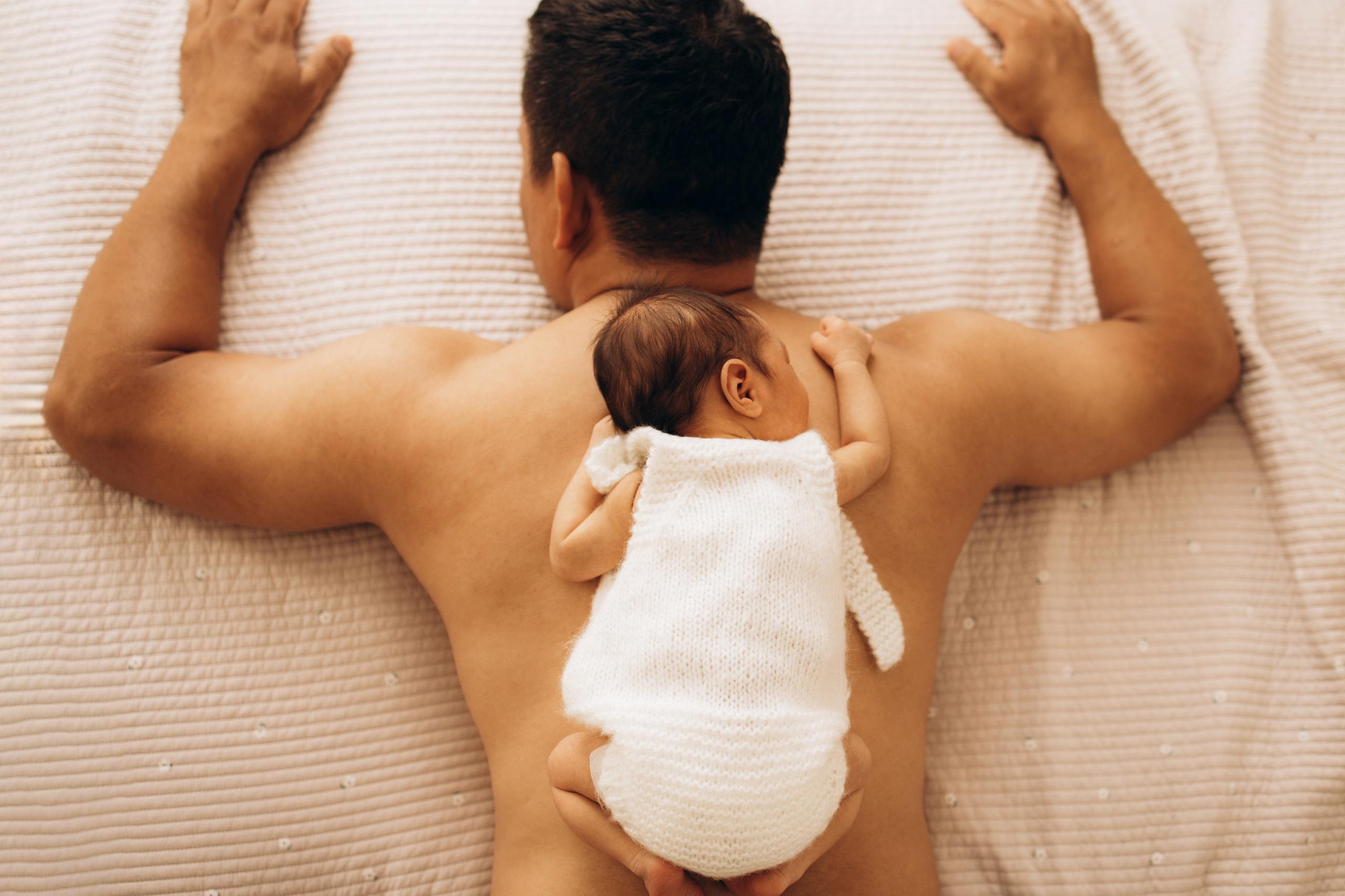 Pure love newborn. Фотограф родов, семей и новорожденных малышей в Дубае