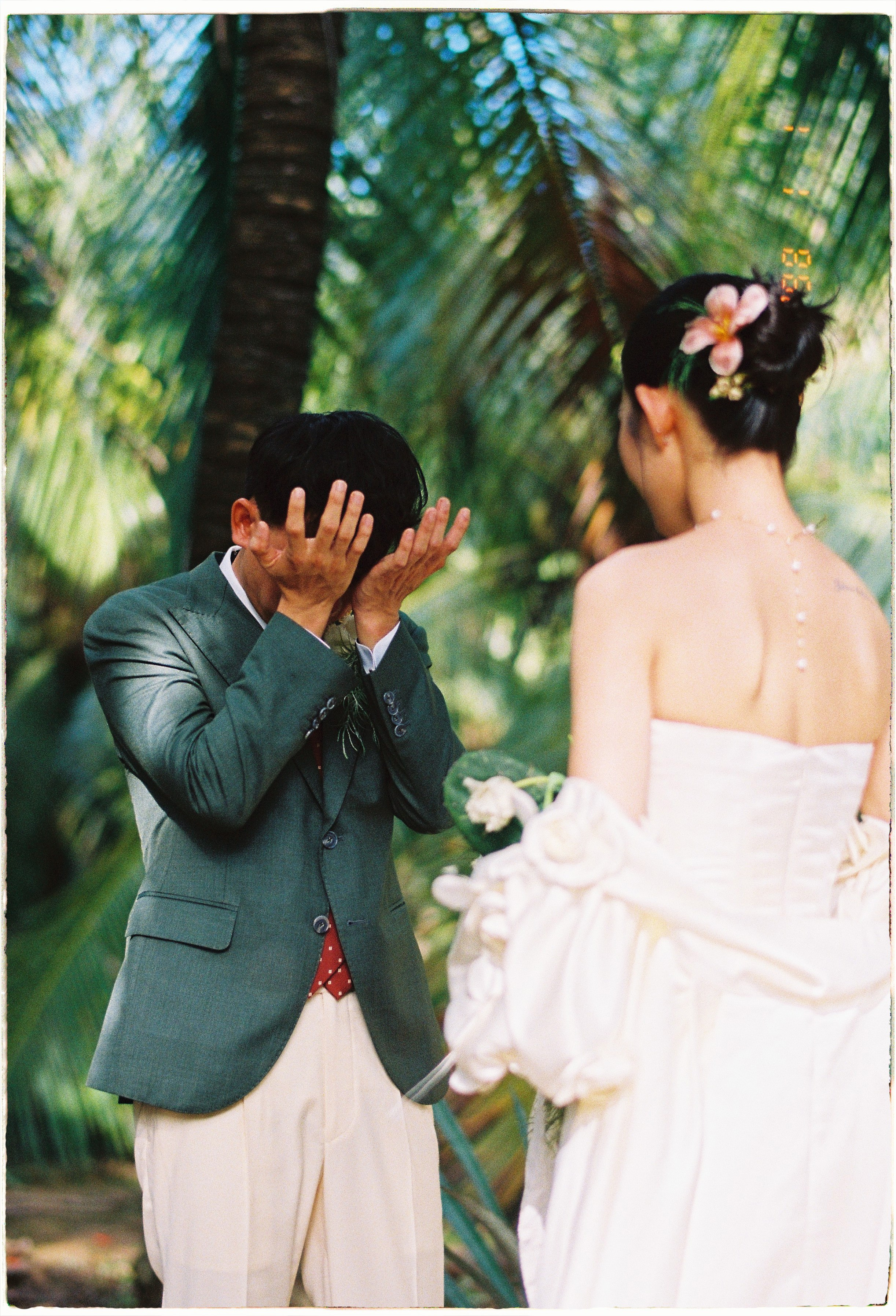Khâm & Châu. Cam Images