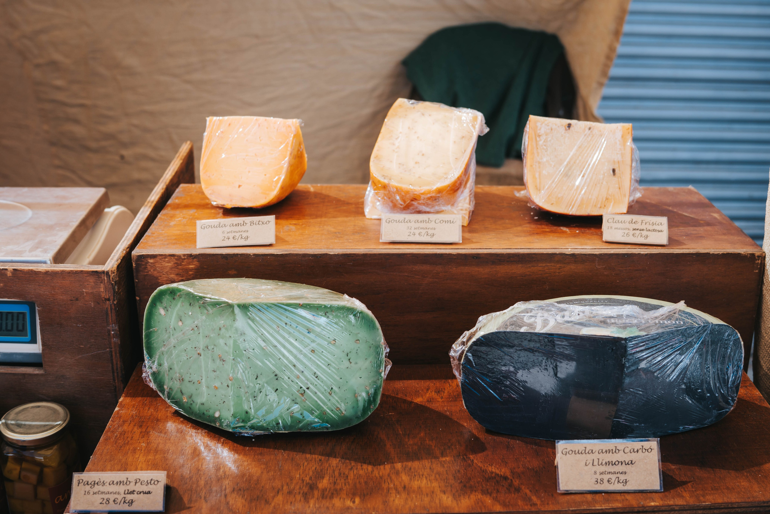 Mercadillo, La Pobleta de Bellveí. Alba del Norte Studio