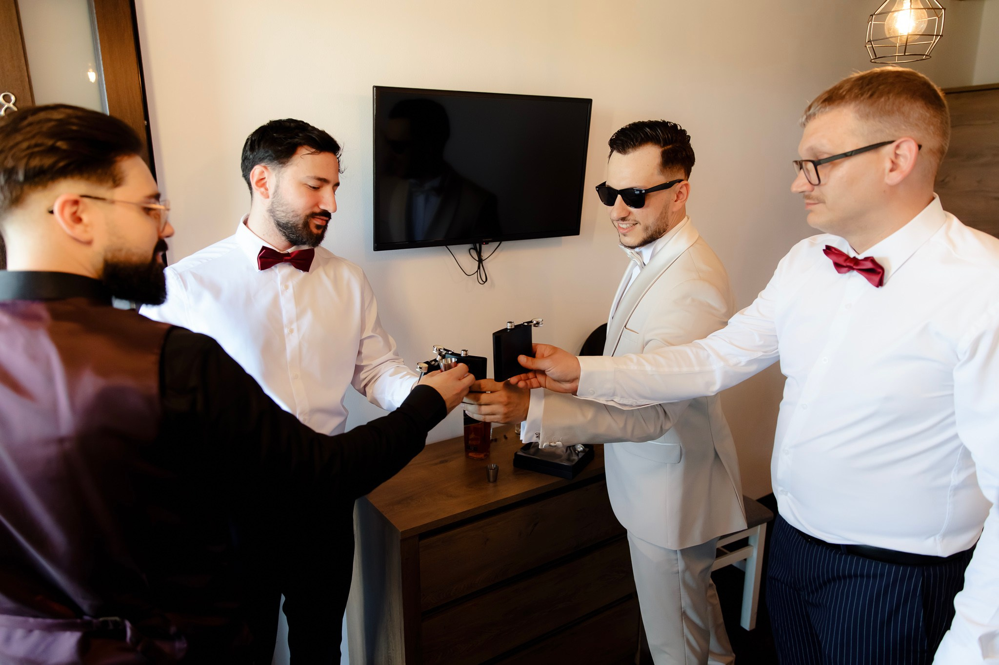 Ioana & Ionuț | Nuntă de poveste la Păstrăvăria Poiana din Mălini județul Suceava. Servicii foto-video profesionale, pentru momente de neuitat