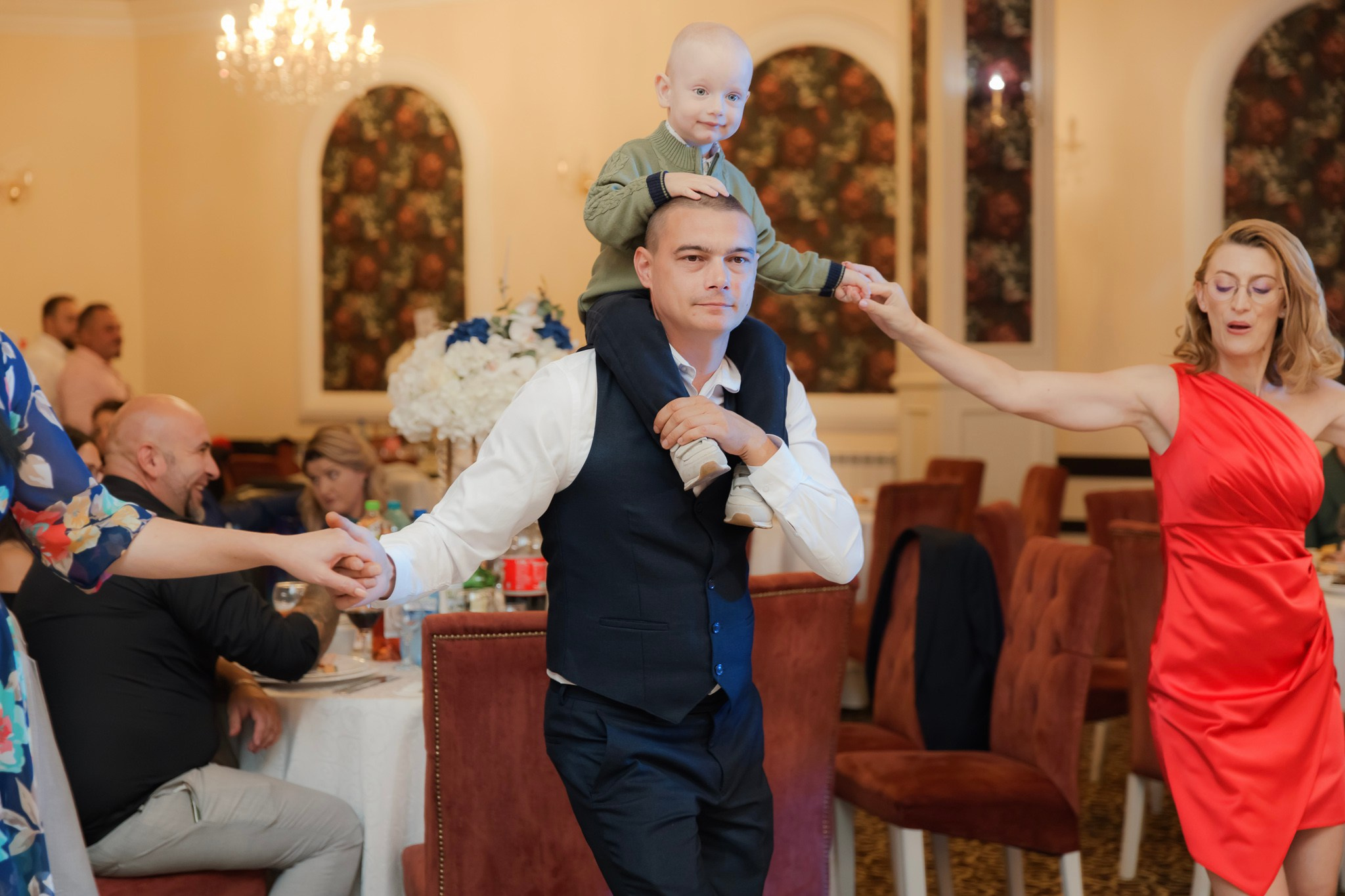 Mihai & Oana. Servicii foto-video profesionale, pentru momente de neuitat