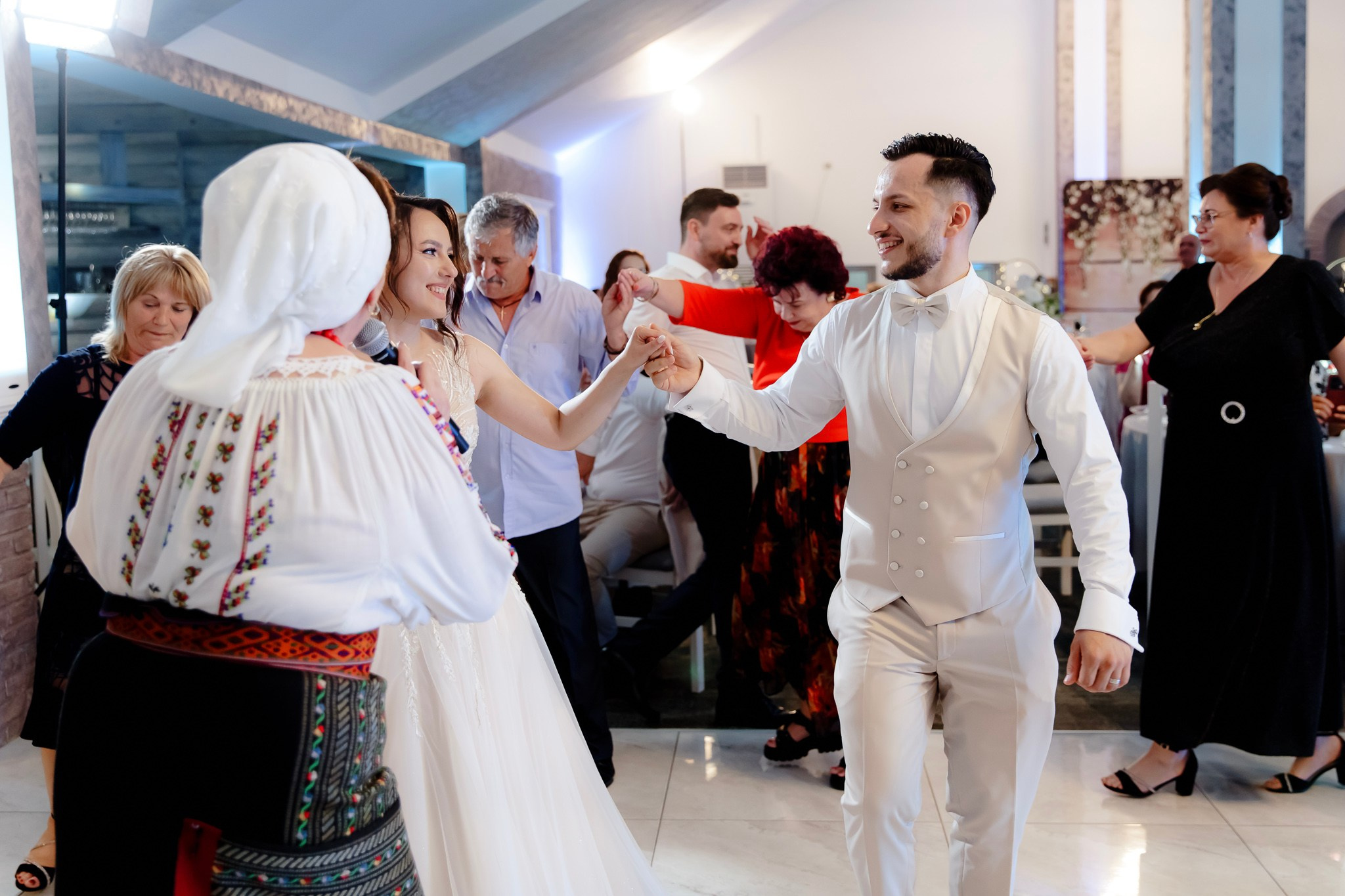 Ioana & Ionuț | Nuntă de poveste la Păstrăvăria Poiana din Mălini județul Suceava. Servicii foto-video profesionale, pentru momente de neuitat