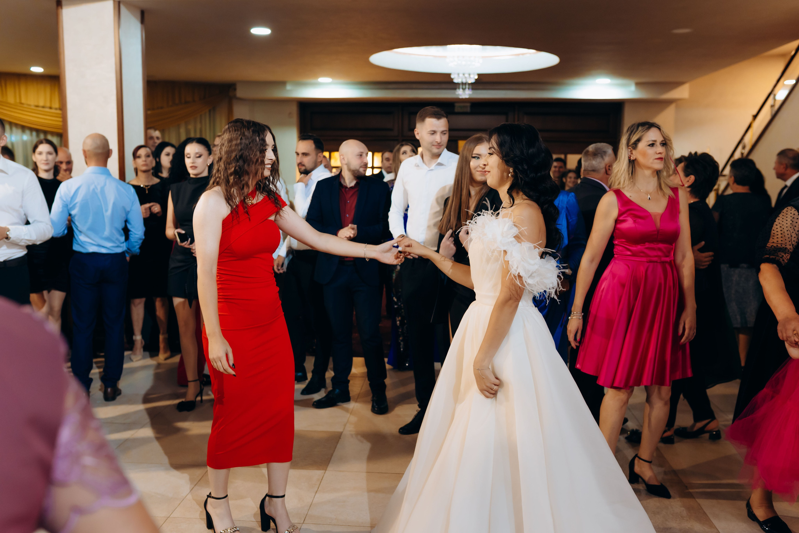 Loredana & Emilian – Ziua Nunții | Videografie - fotografie Botez Suceava, Iași, Botoșani. Servicii foto-video profesionale, pentru momente de neuitat