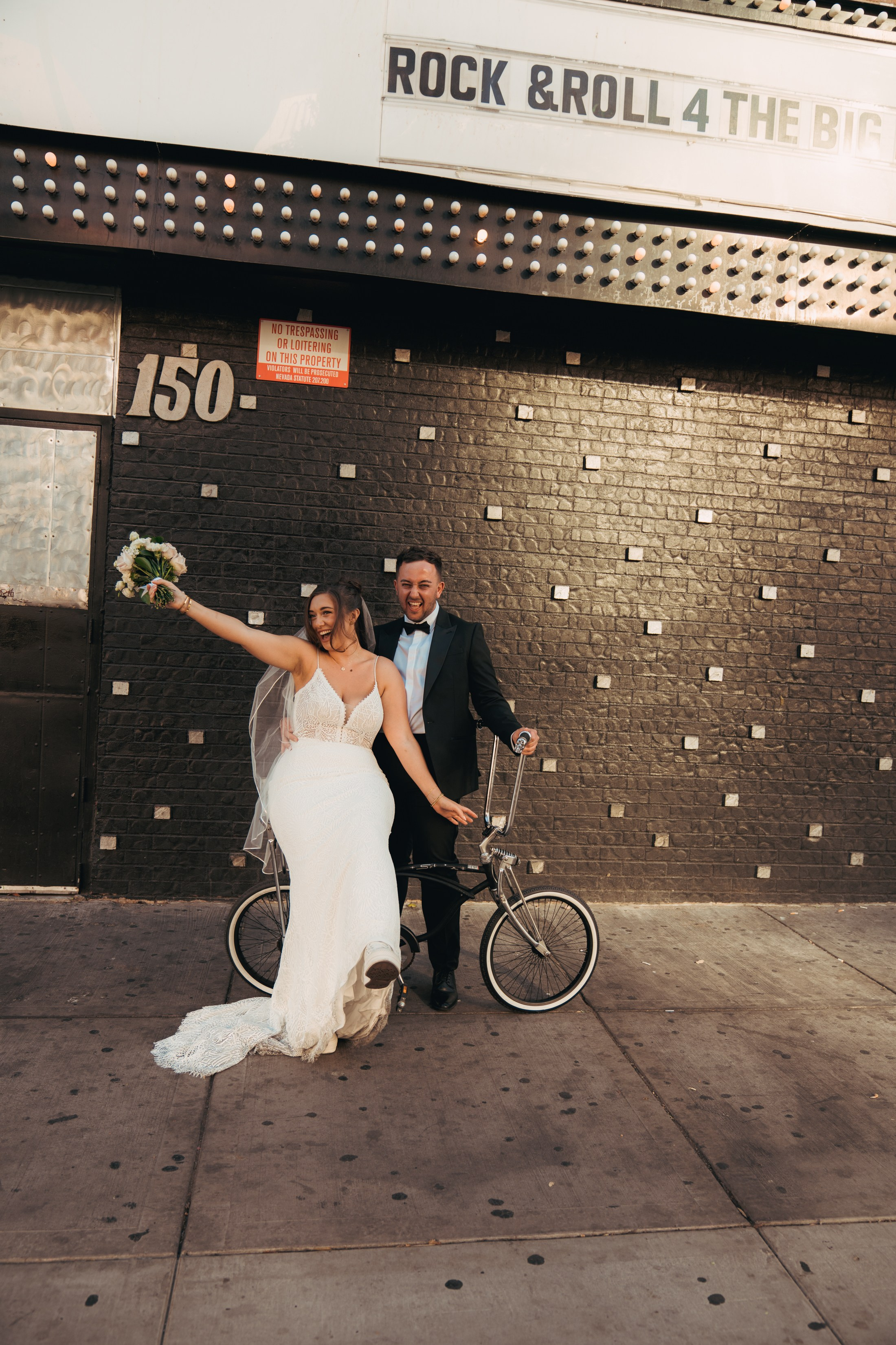 Georgia&Kyran. Wedding & elopement photographer Viktoriya Kravtsov. Las Vegas