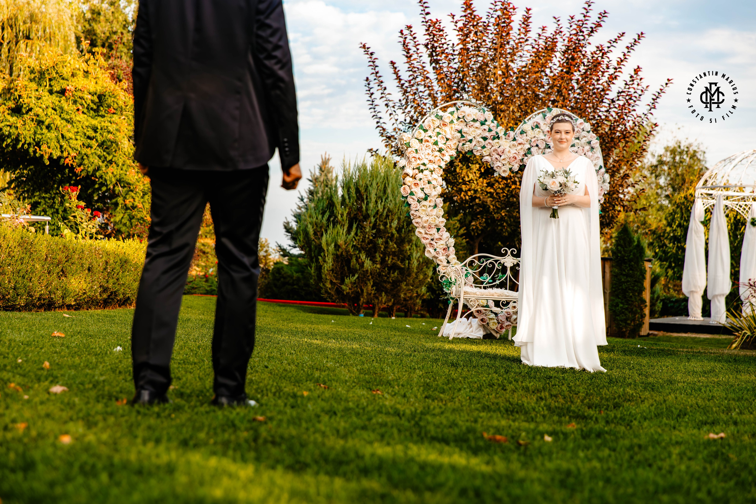 WEDDING PHOTOGRAPHY. DESPRE NOI