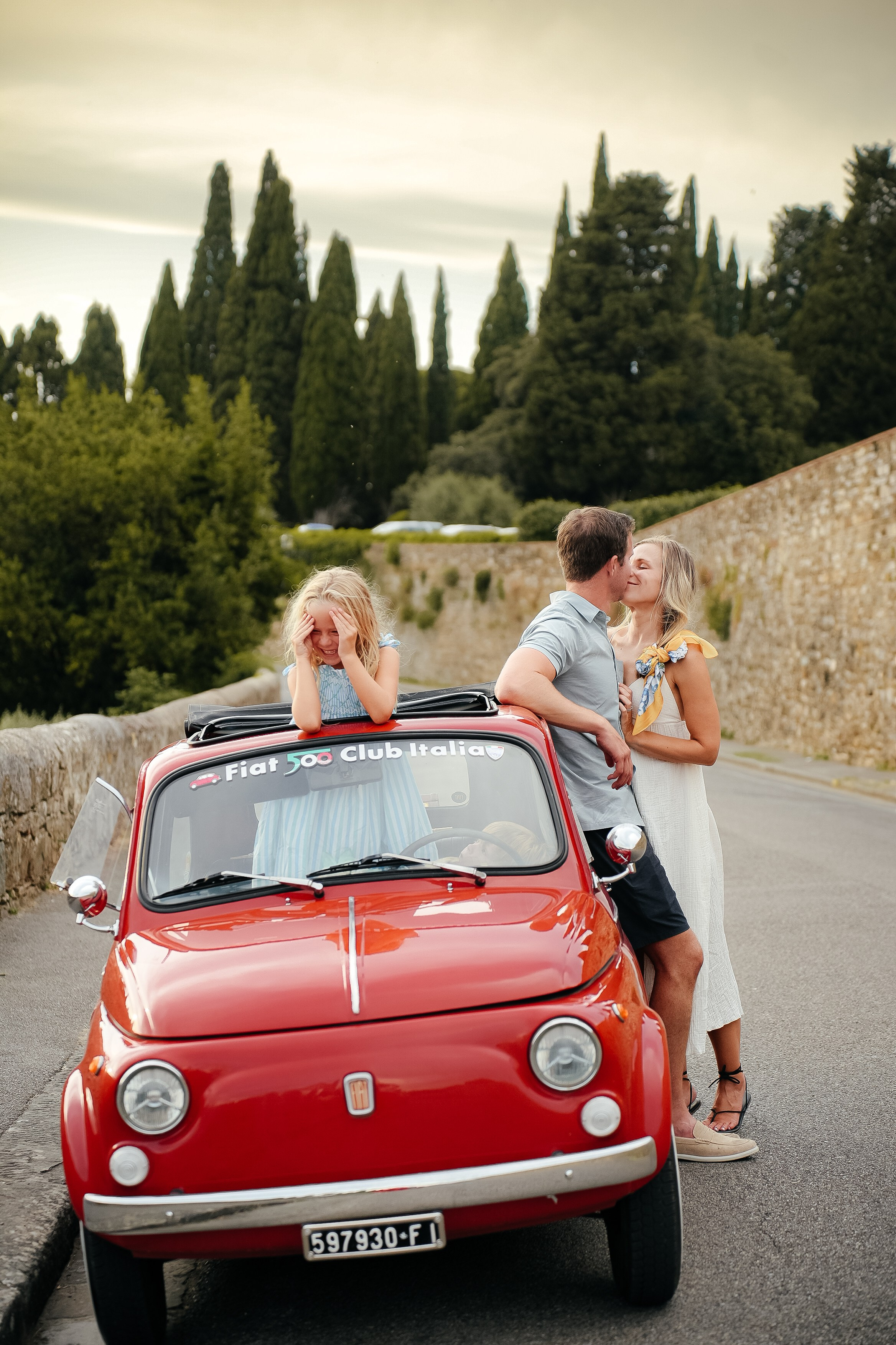 Nicole & Family. Wedding Photographer in Italy