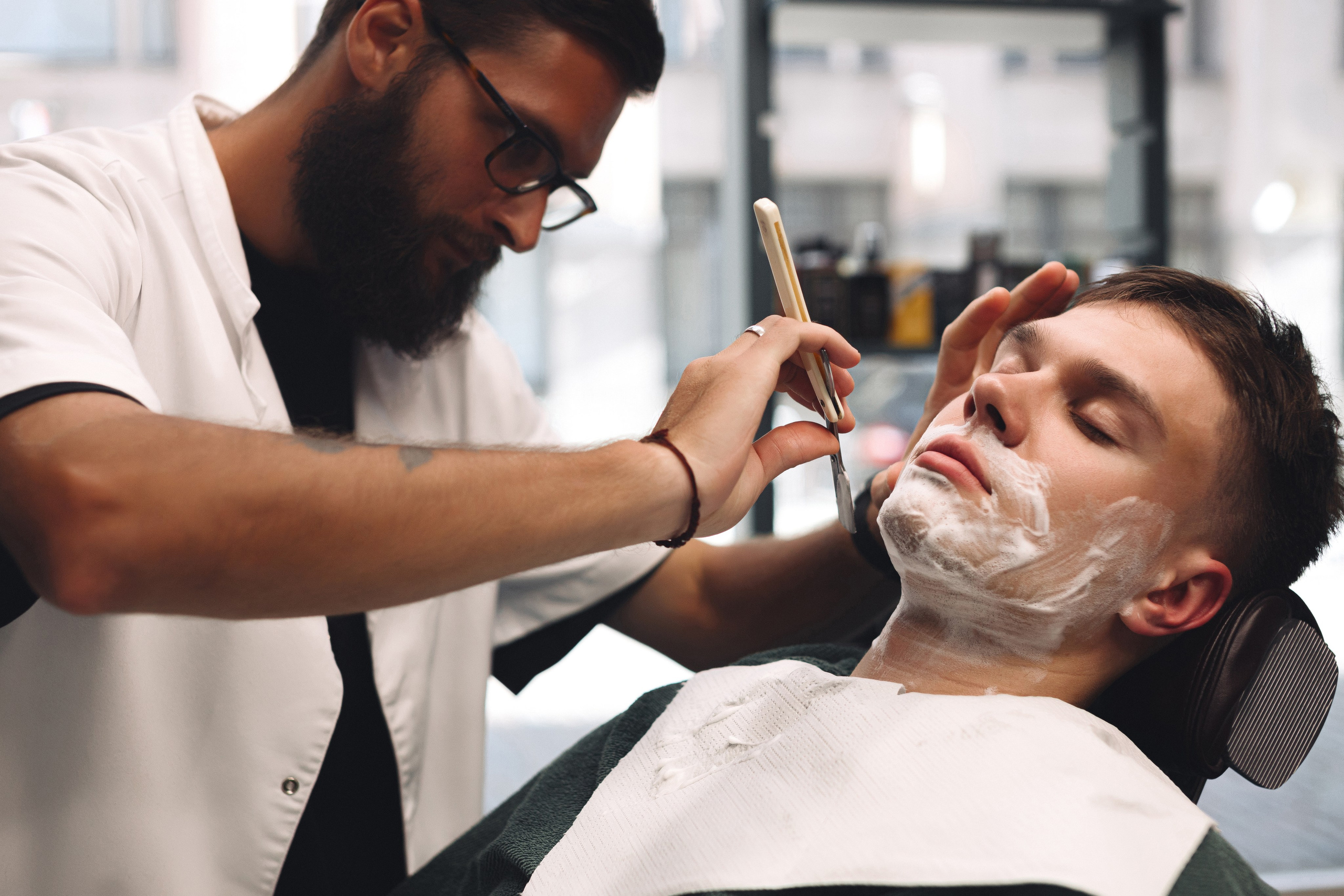 BELLOW US FOTOGRĀFS RĪGA