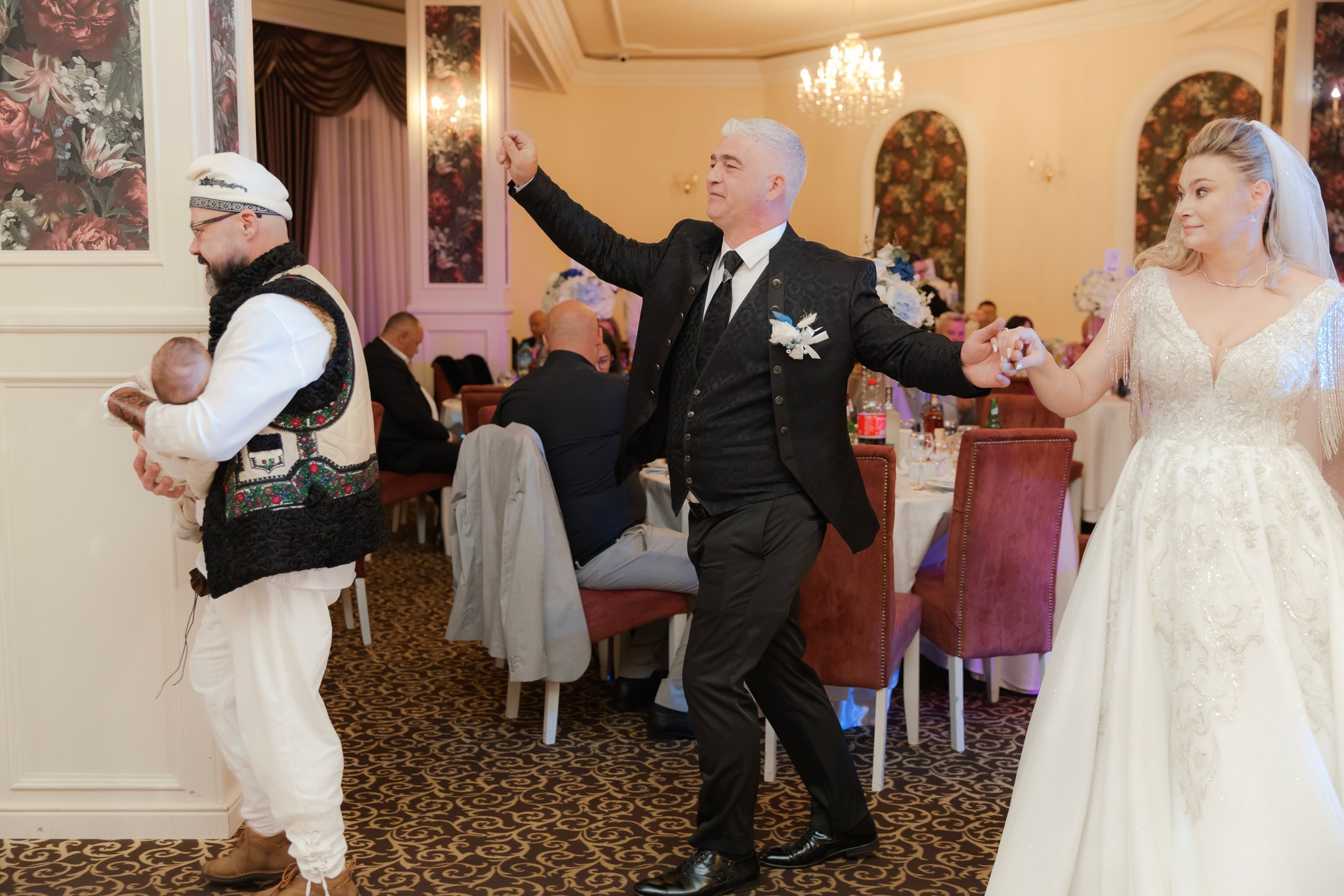 Mihai & Oana. Servicii foto-video profesionale, pentru momente de neuitat