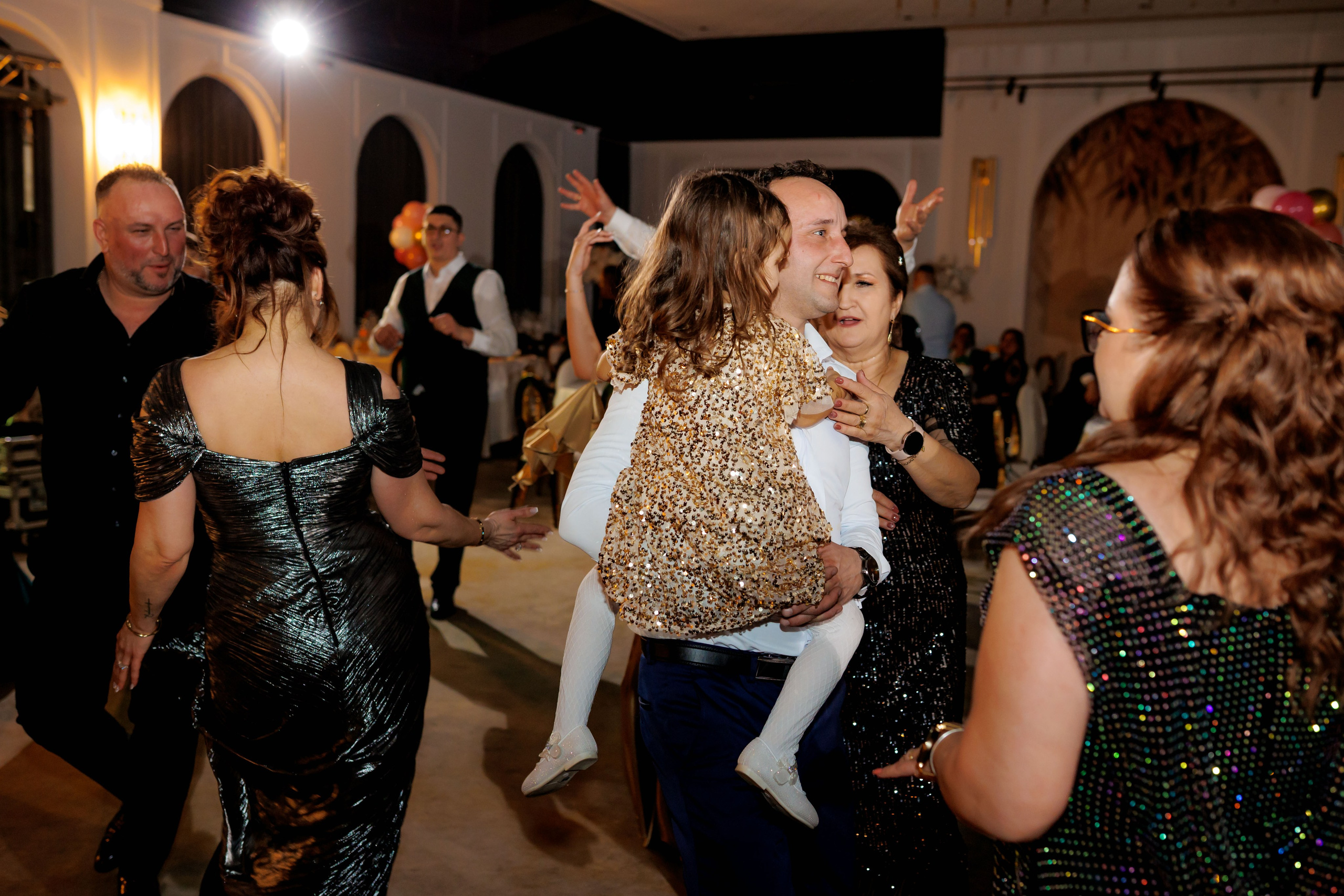 Povestea voastră, regizată de noi |Cristi Turculet Videograf Nuntă Suceava | wedding highlight. Servicii foto-video profesionale, pentru momente de neuitat