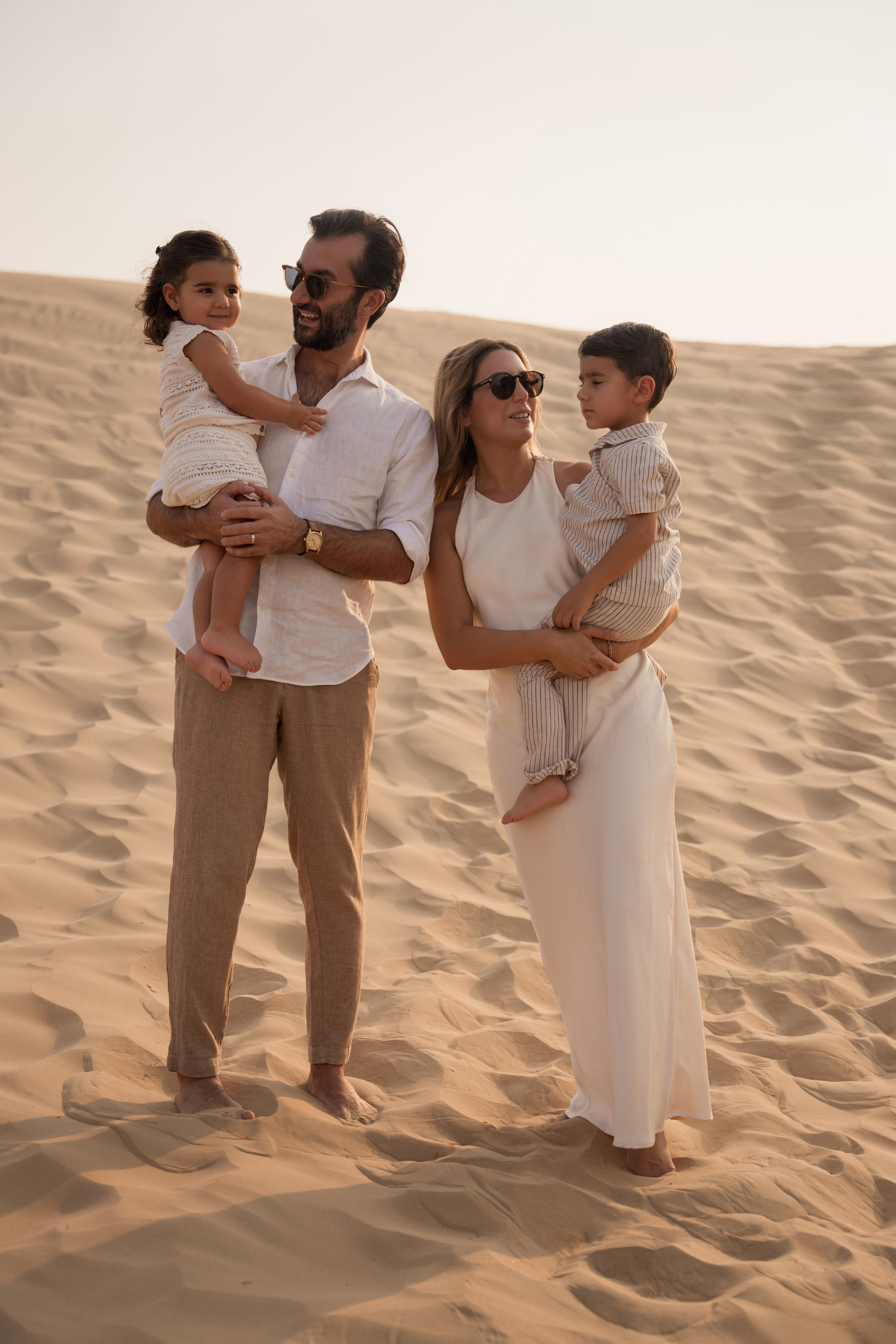 Sun, sand & family. Angela Iakovleva — Family Photographer in Dubai