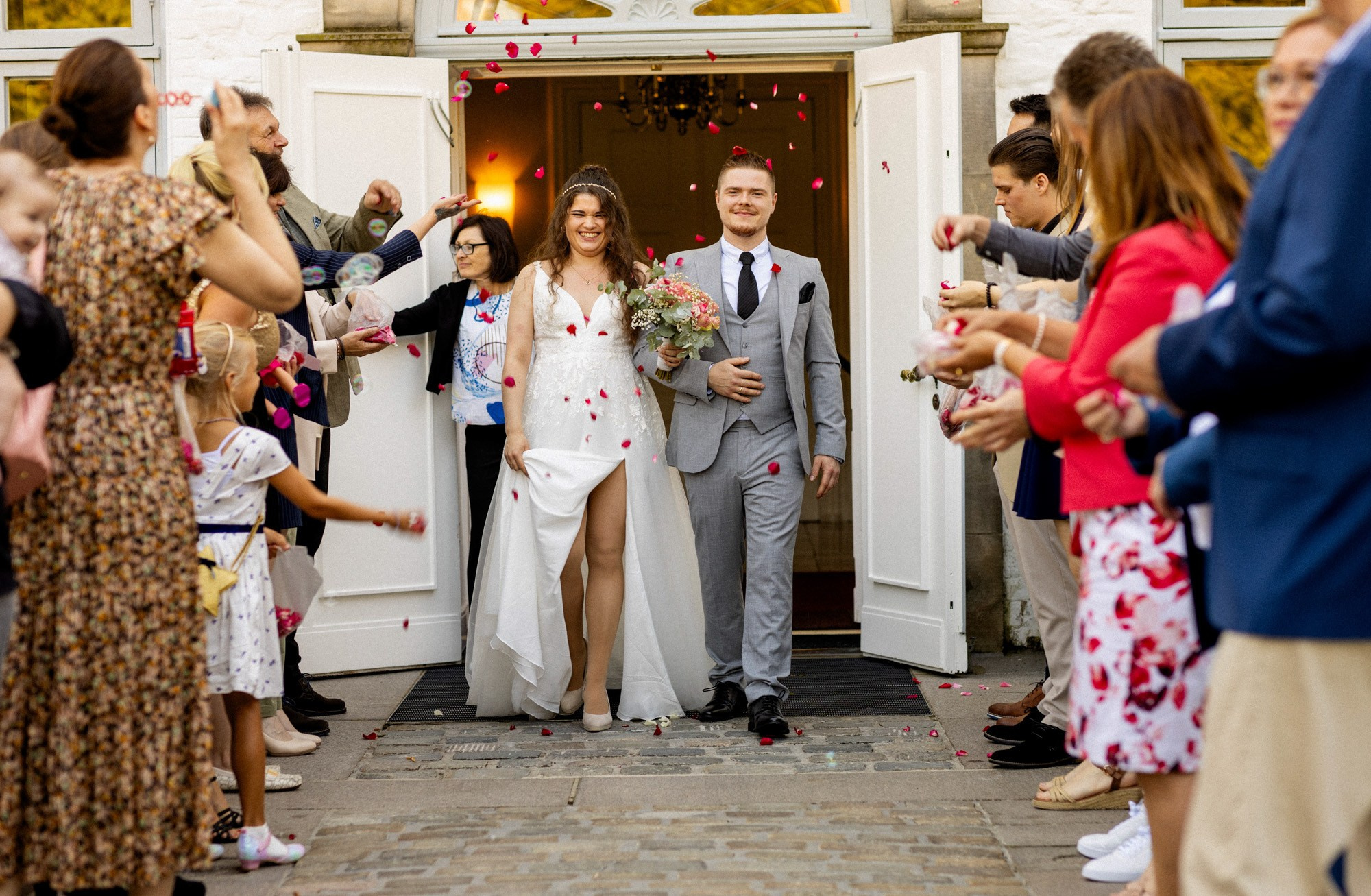 Hochzeitsfotografie von Sara und Marco im Schloss Arensburg. Hochzeitsfotograf und Hochzeitsvideograf aus Hamburg | Roka21Film