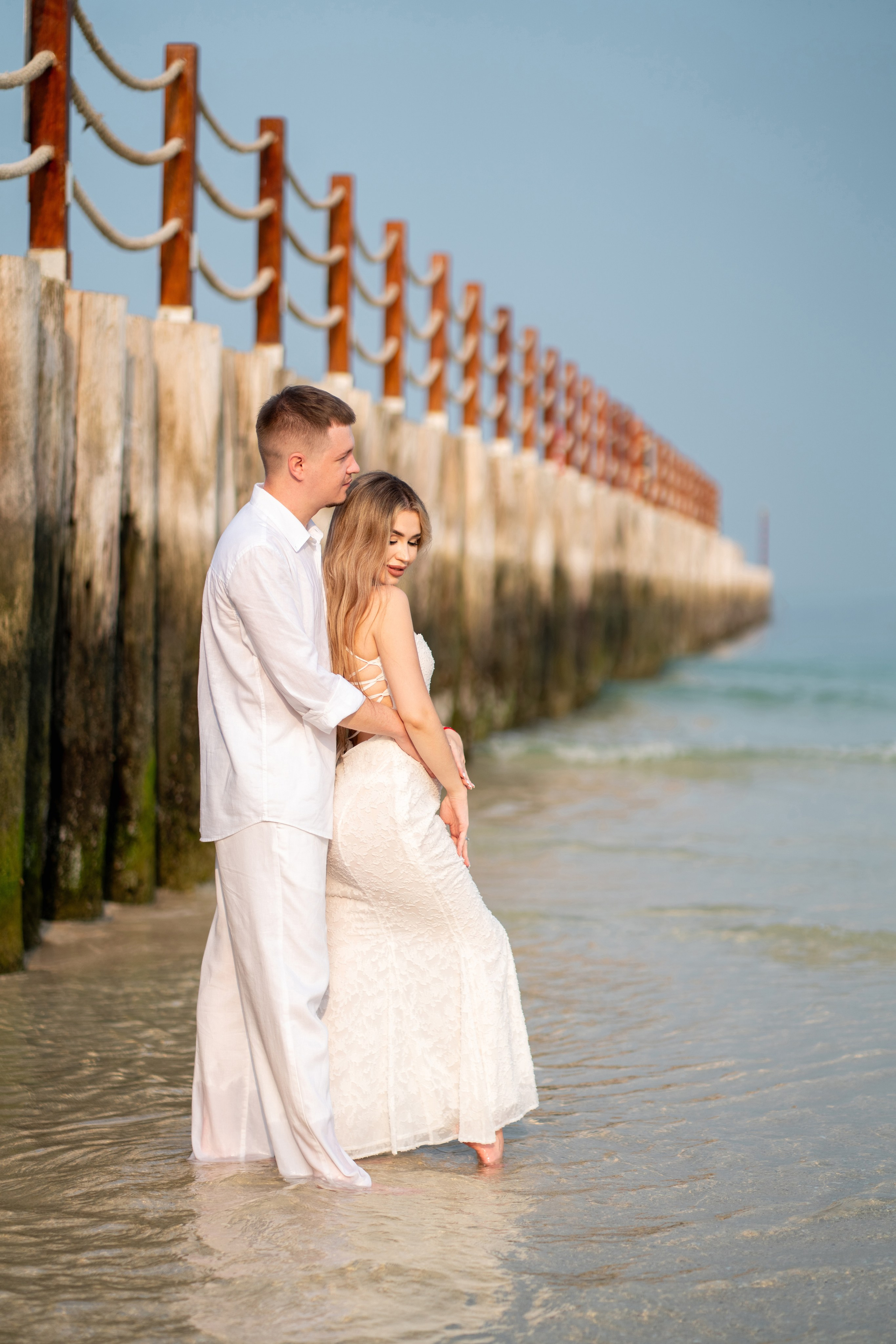 Sea breeze and kisses. Angela Iakovleva — Family Photographer in Dubai