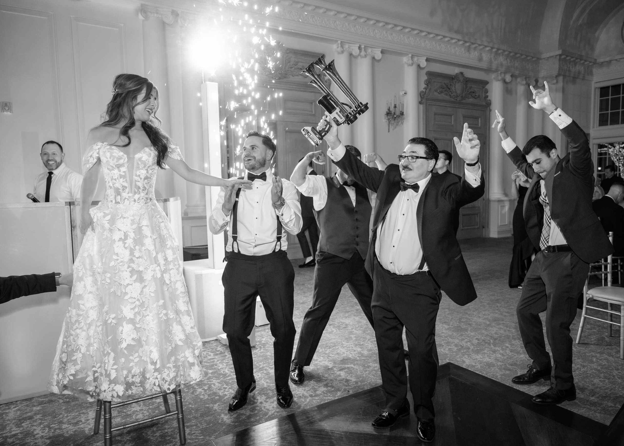 Arianeh & Michael, Park Chateau. Wedding Photo & Video